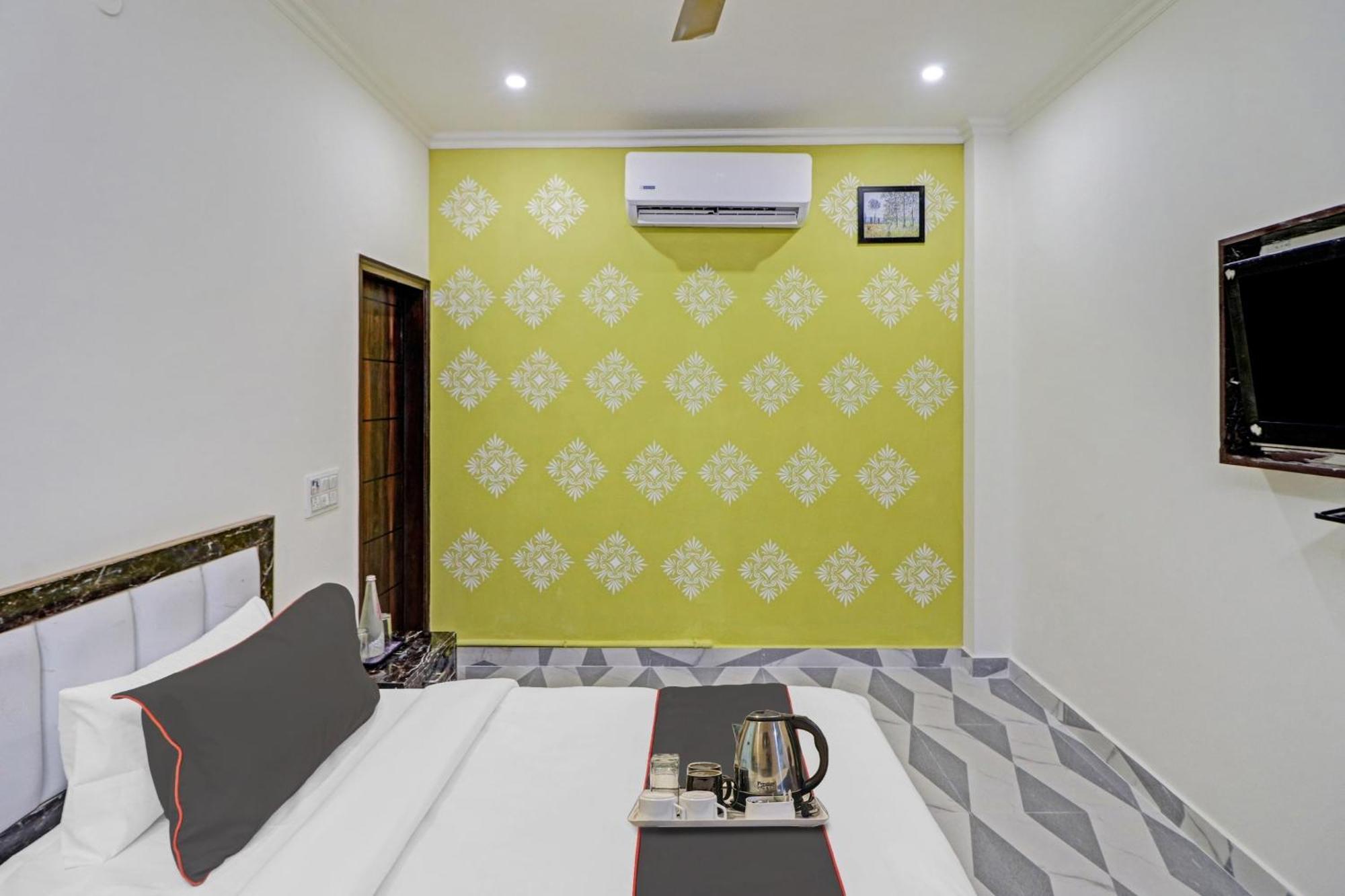 Hotel O Royal Orbit New Delhi