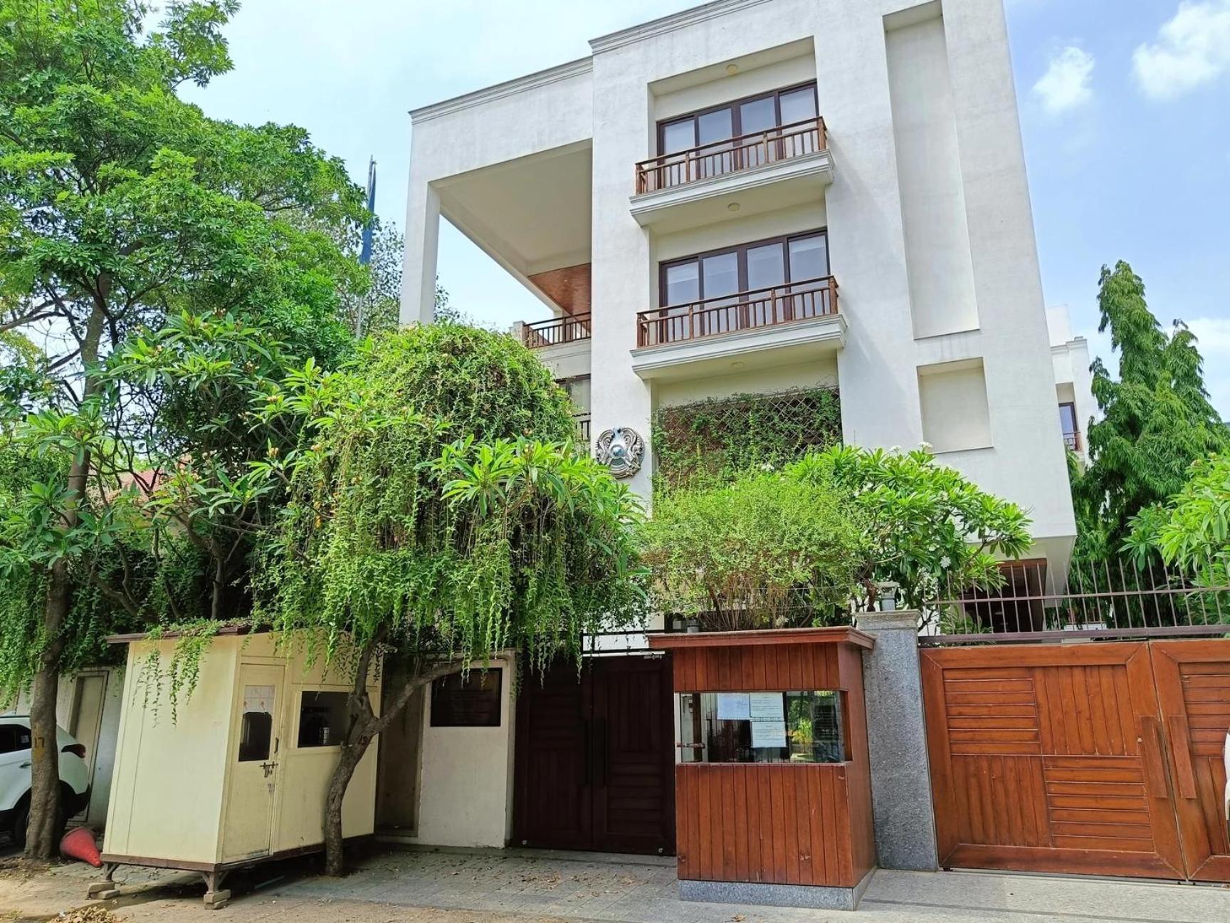 Ideal In Posh Vasant Vihar Big 1110 Sq Ft