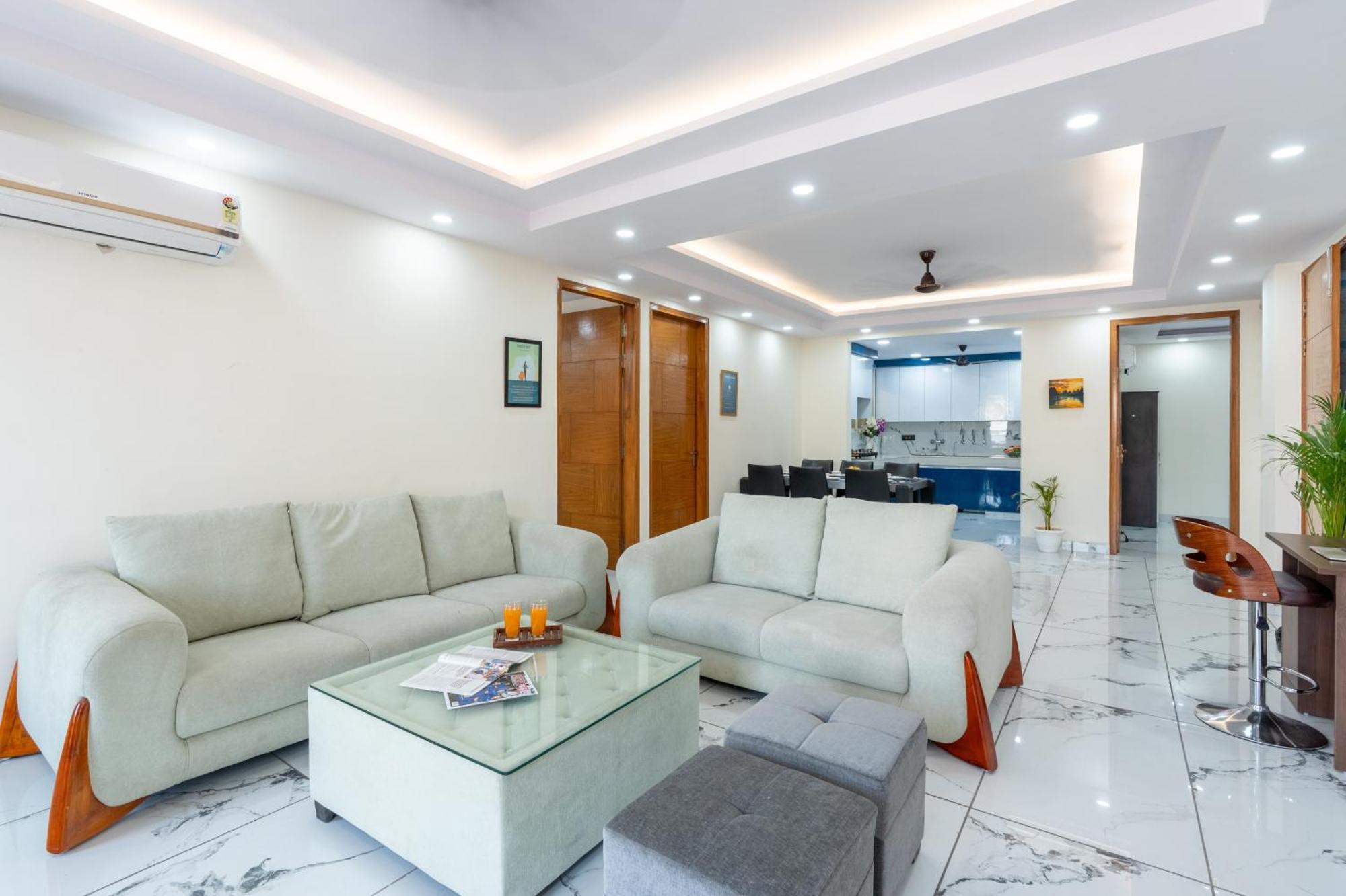 Apartment Homlee-classic 4bhk Flat Del-lift-parking New Delhi