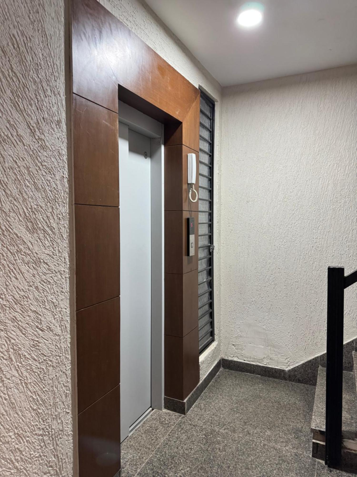 Divine India Service 3bhk,j-267 * Nova Deli