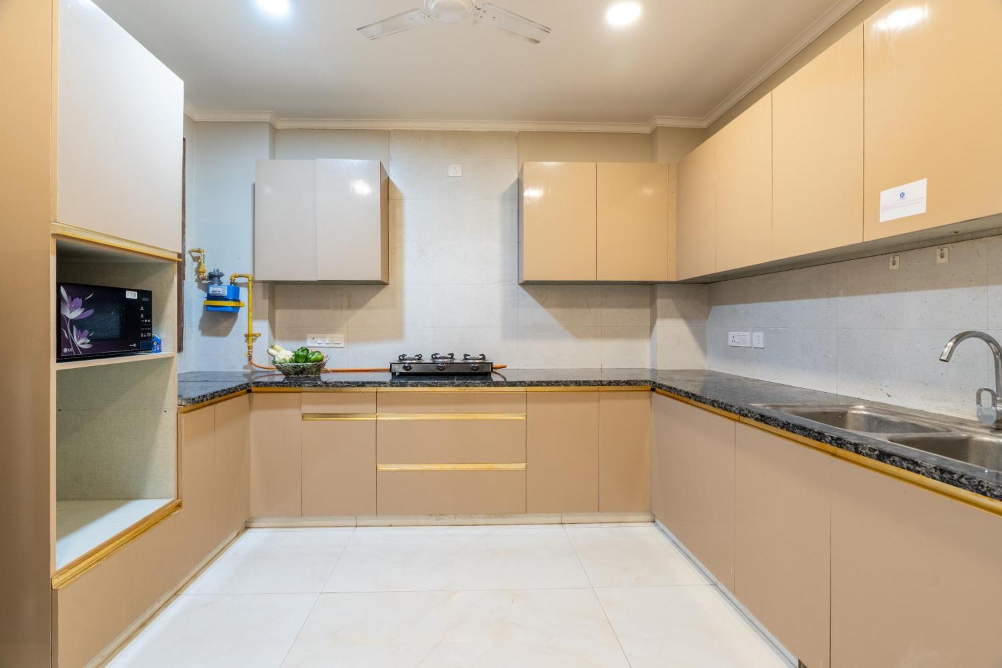 Homlee-saket Anupam Stylish 3bhk In South Delhi Apartment New Delhi