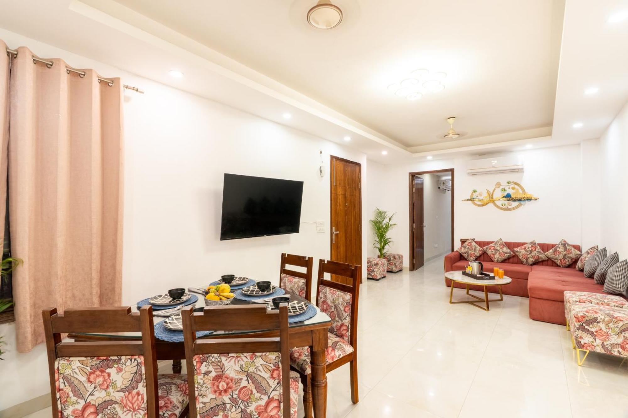 Apartment Homlee-saket Anupam Stylish 3bhk In South Delhi *