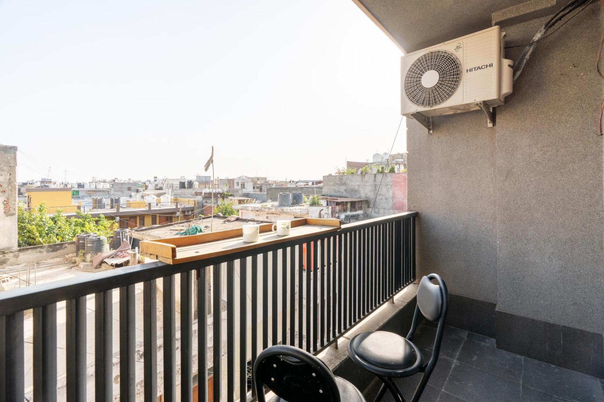 Homlee-saket Anupam Stylish 3bhk In South Delhi *