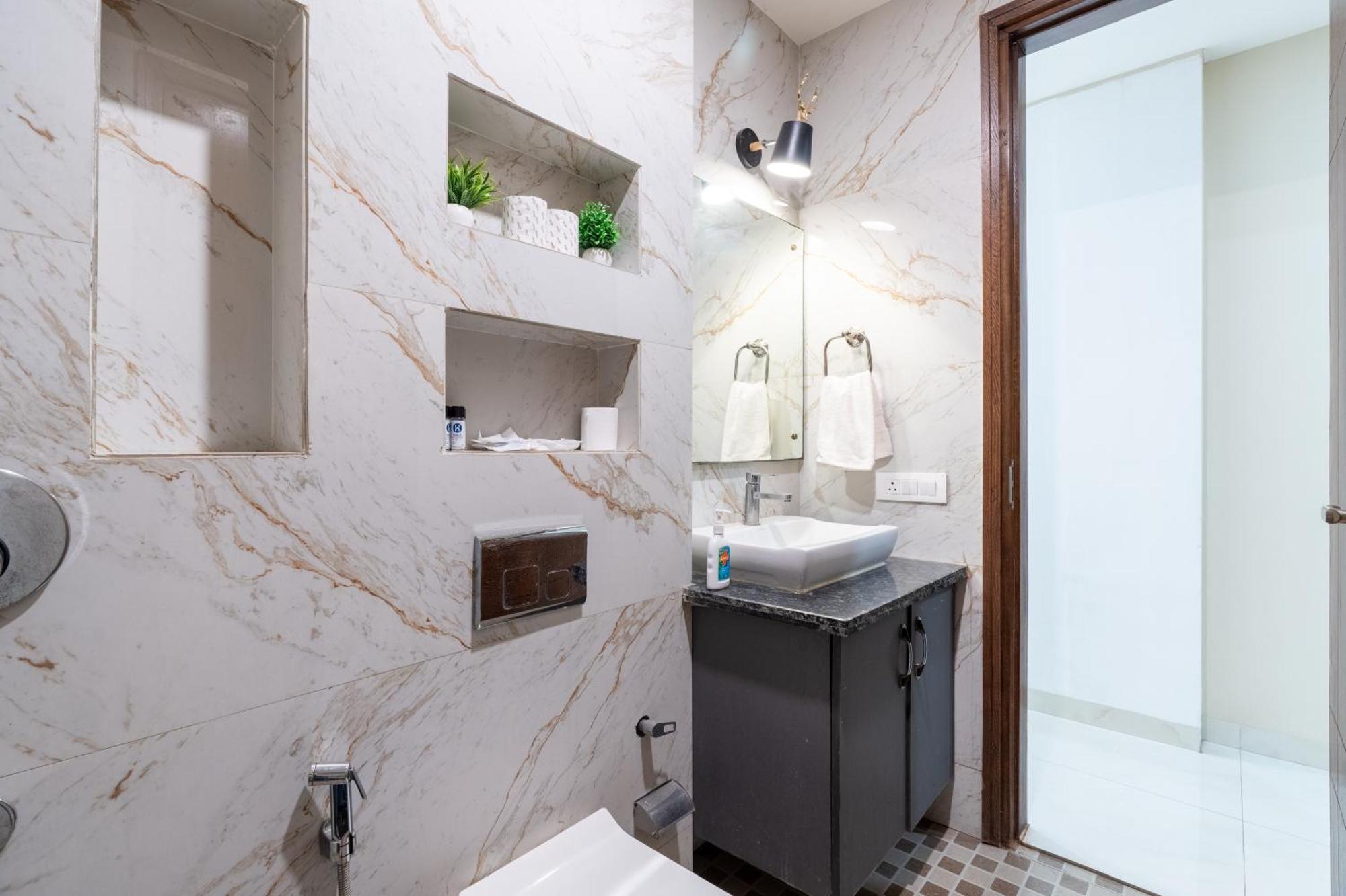 Homlee-saket Anupam Stylish 3bhk In South Delhi * New Delhi