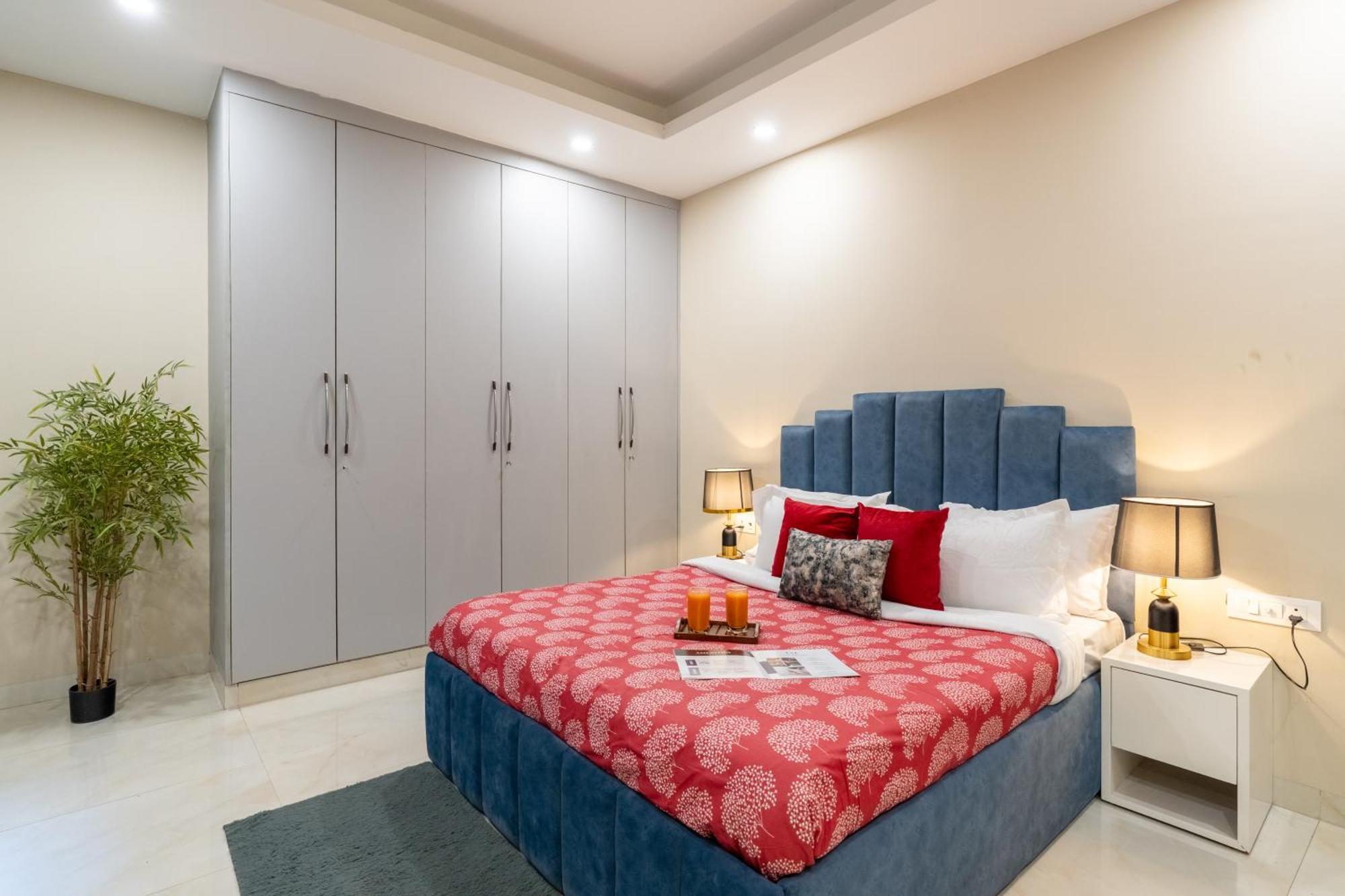 Homlee-saket Anupam Stylish 3bhk In South Delhi Apartment New Delhi
