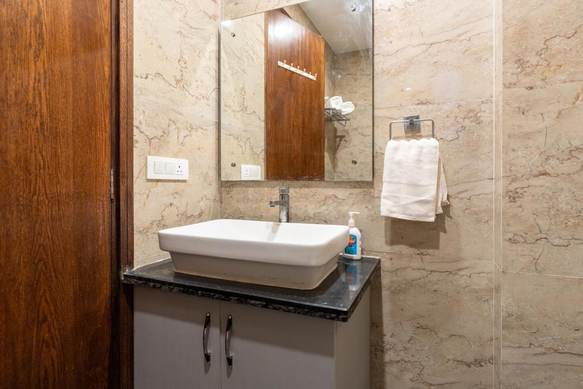 Apartment Homlee-saket Anupam Stylish 3bhk In South Delhi New Delhi