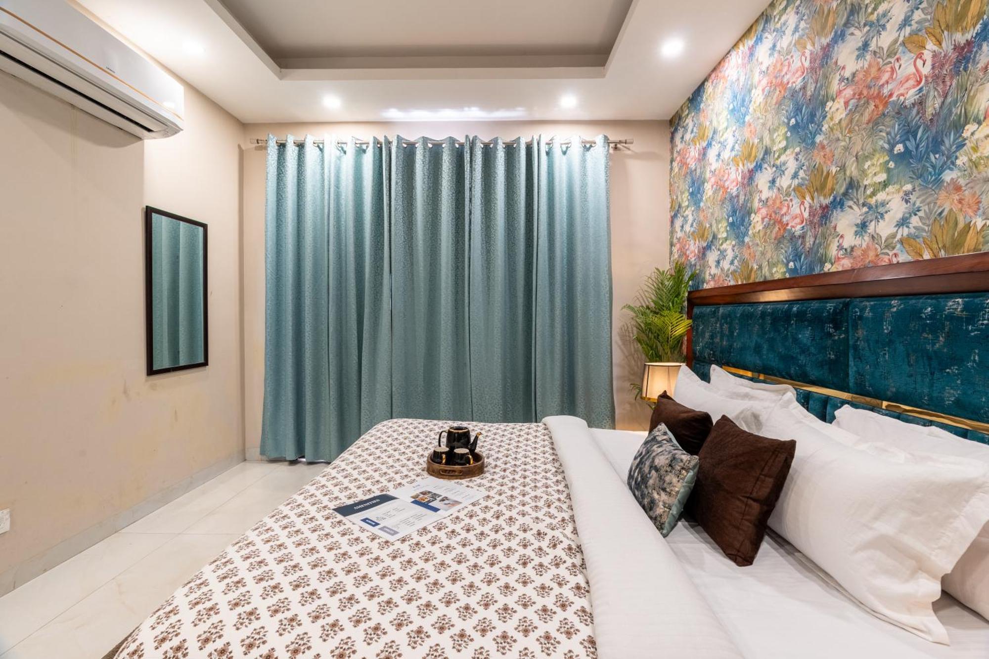 Apartment Homlee-saket Anupam Stylish 3bhk In South Delhi *