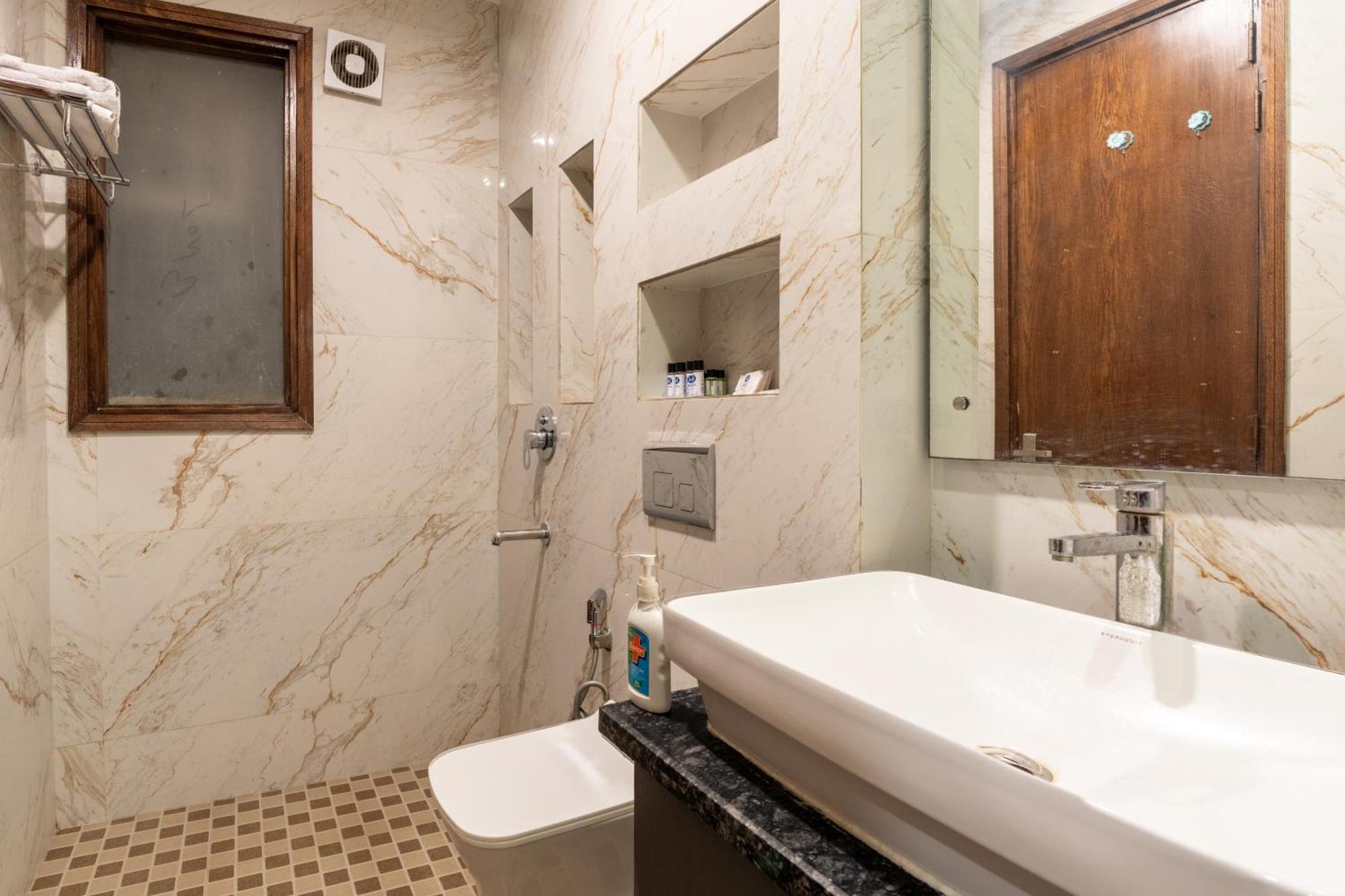 Apartment Homlee-saket Anupam Stylish 3bhk In South Delhi New Delhi