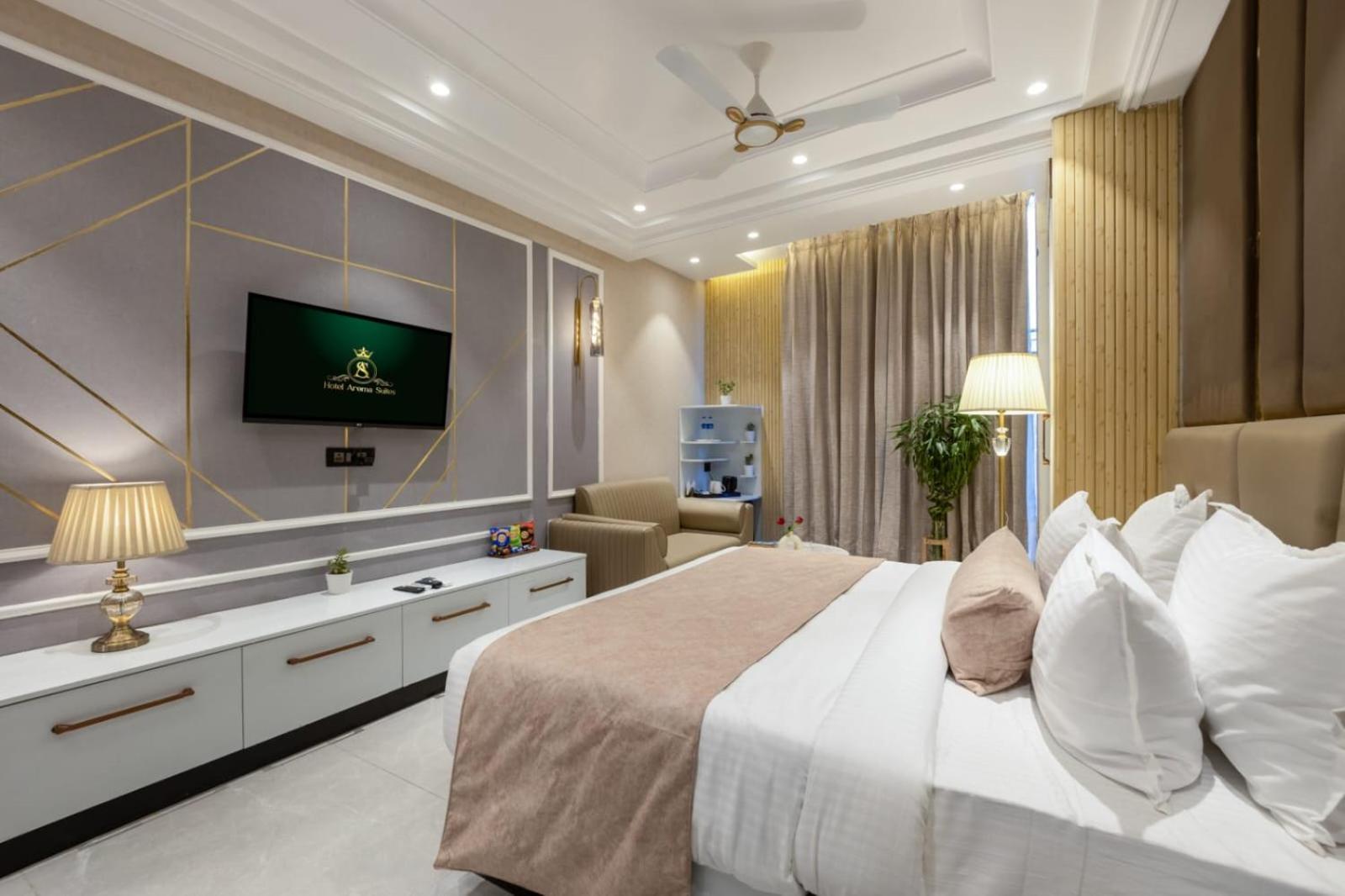 Hotel The Prithvi Delhi Airport With Airport Transsfer