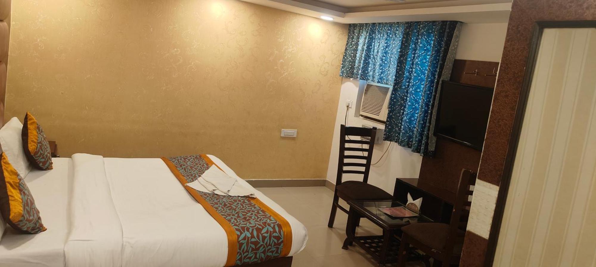 Grace A Family Near Igi Airport Delhi Hotel 4*