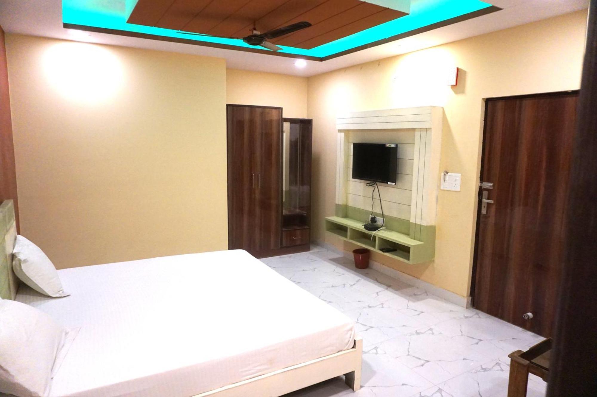 Urban Lion - Igi Delhi Hotel *