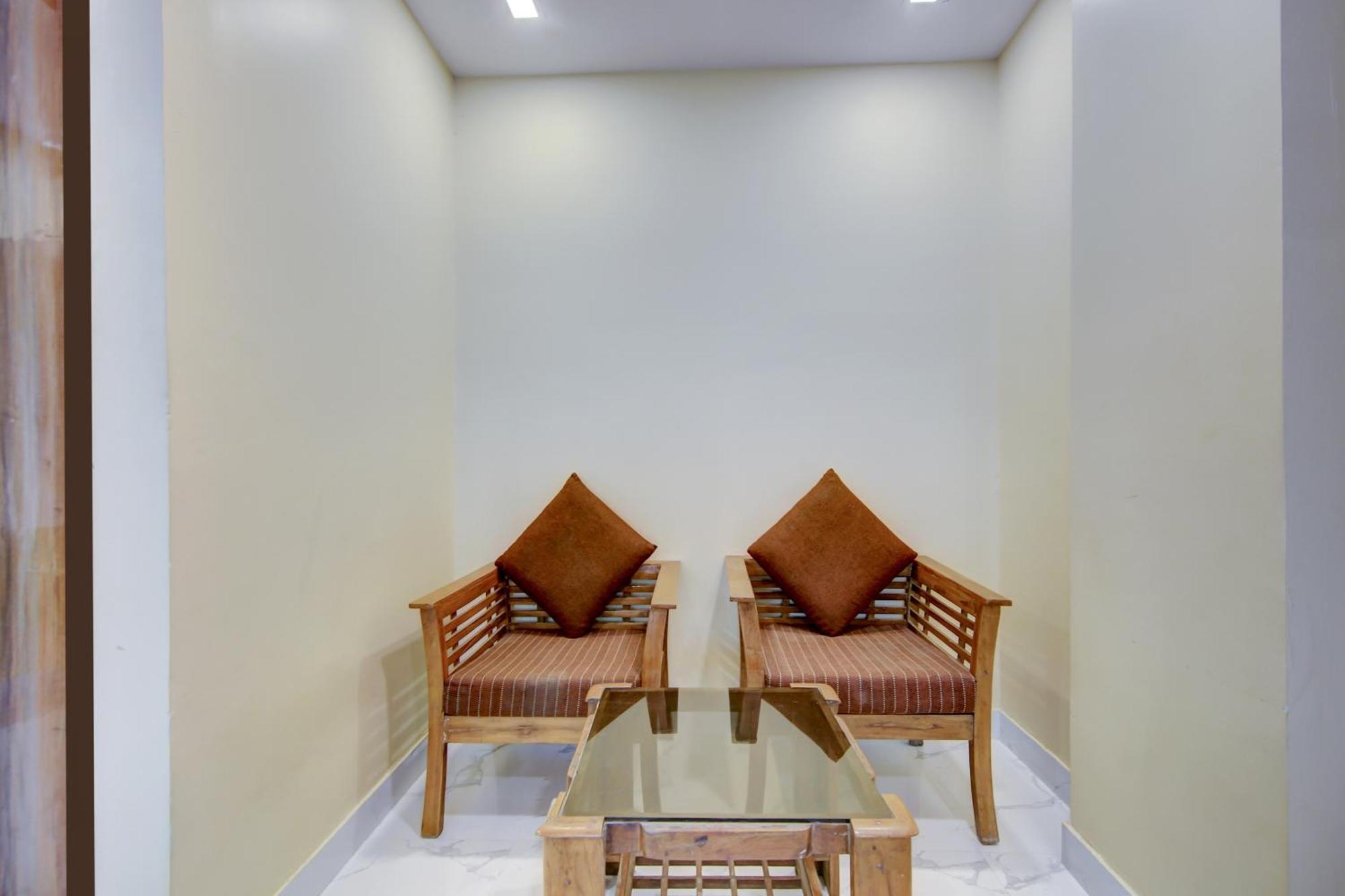 Urban Lion - Igi Delhi Hotel *