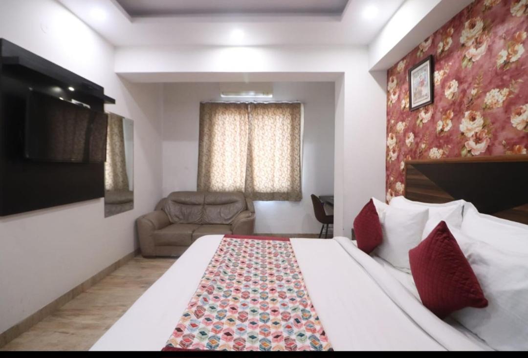 Royal Infinity Near Delhi Airport Hotel New Delhi