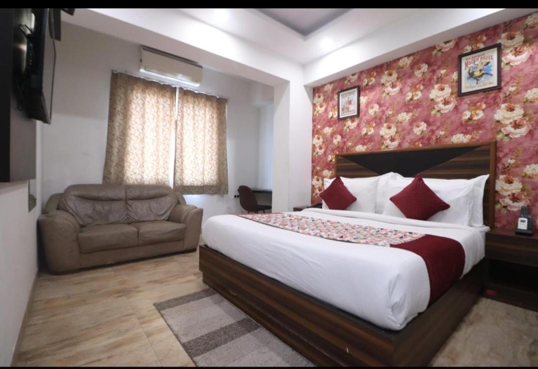 Royal Infinity Near Delhi Airport Hotel