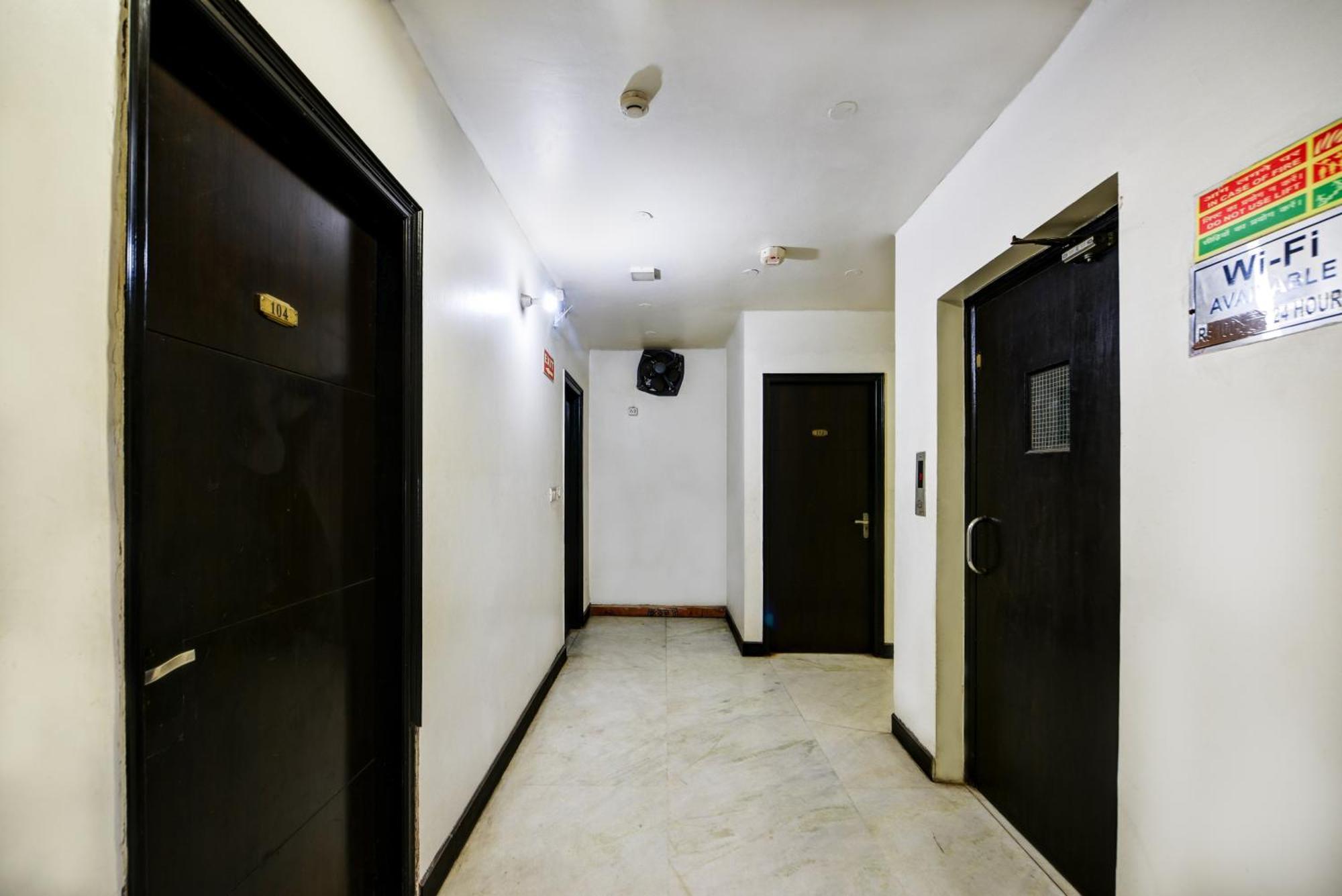 Hotel Sweet Home Lodge - 2 Min From New Delhi Railway Station