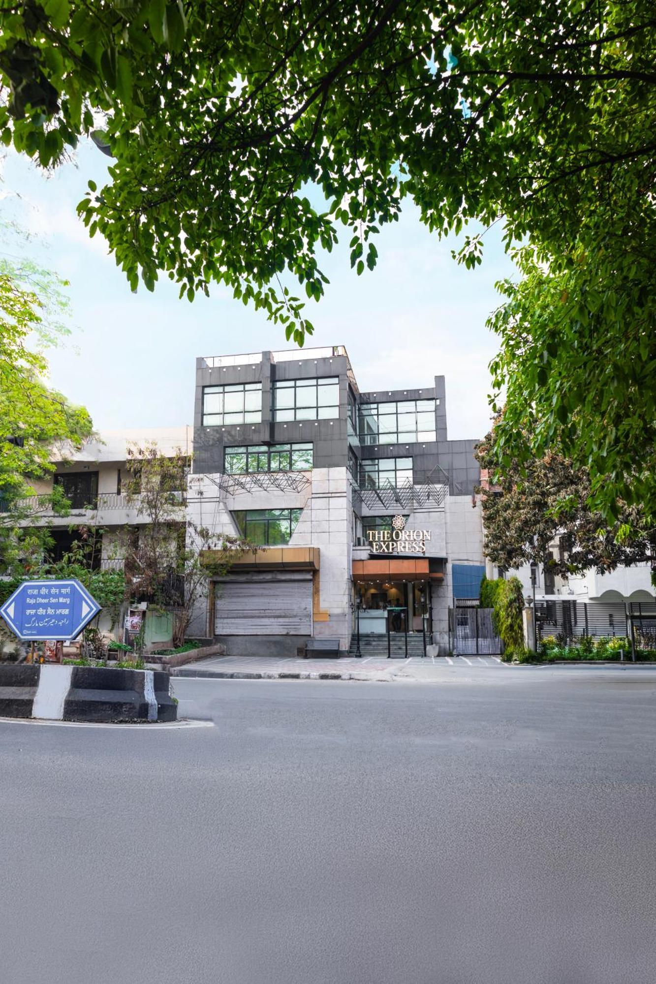 Hotel The Orion Express - East Of Kailash Nova Deli