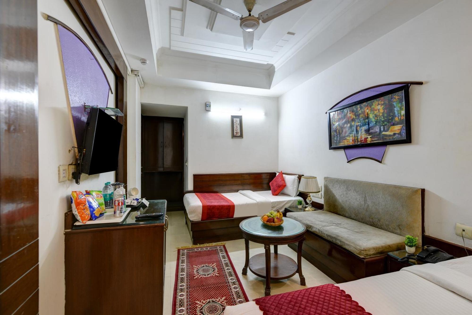 Hotel Chanchal Deluxe - Train Station