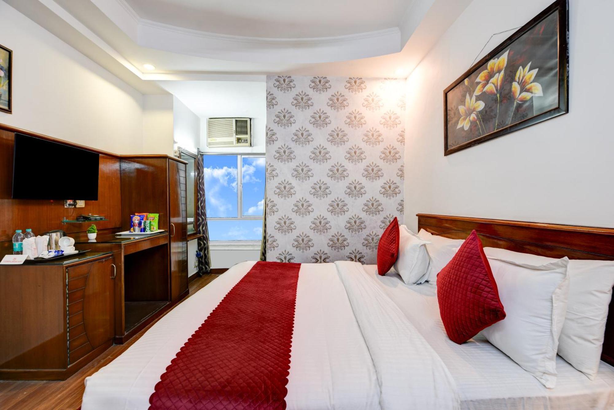 Hotel Chanchal Deluxe - Train Station