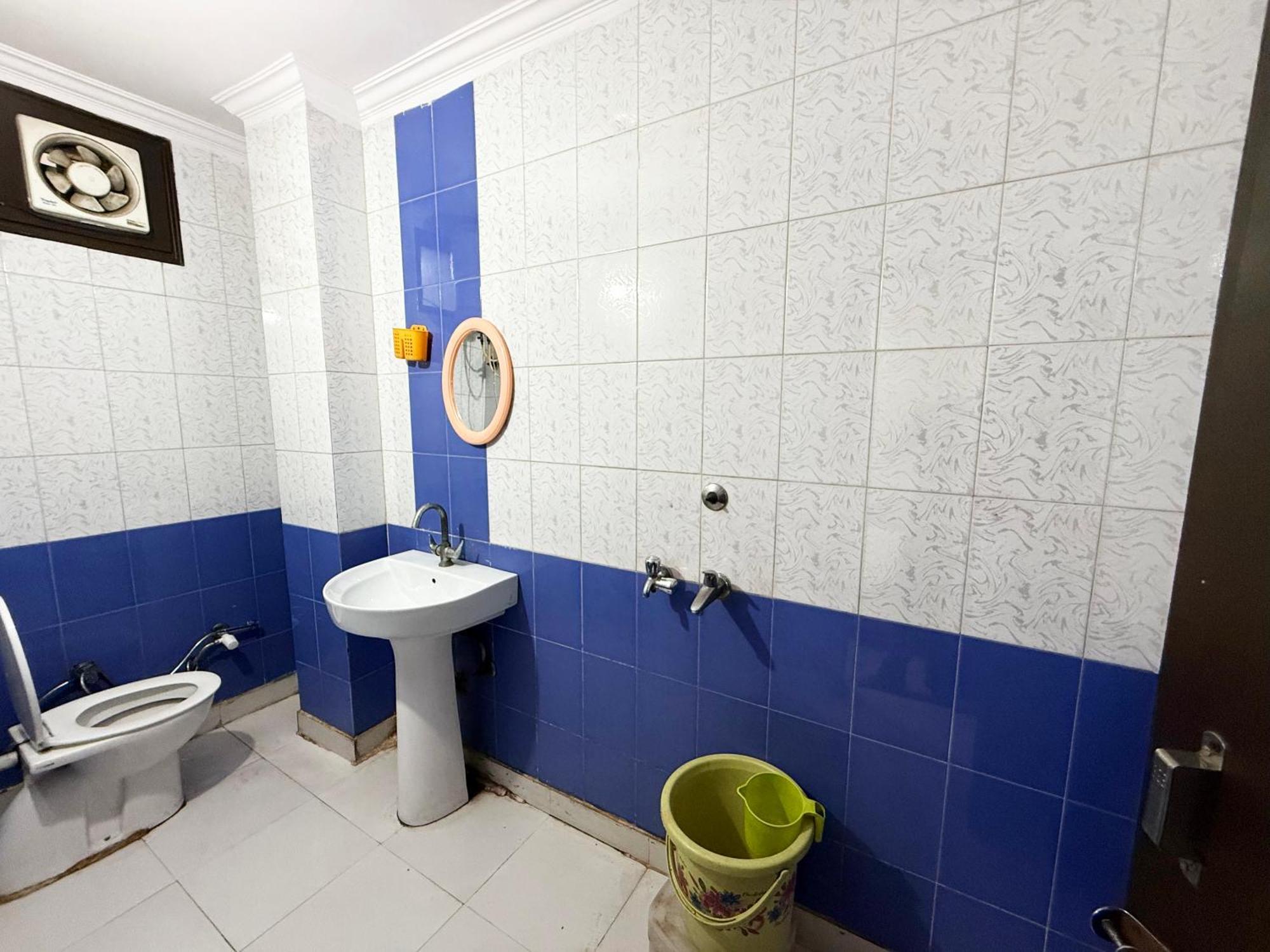 Hotel Joy - Karol Bagh Market
