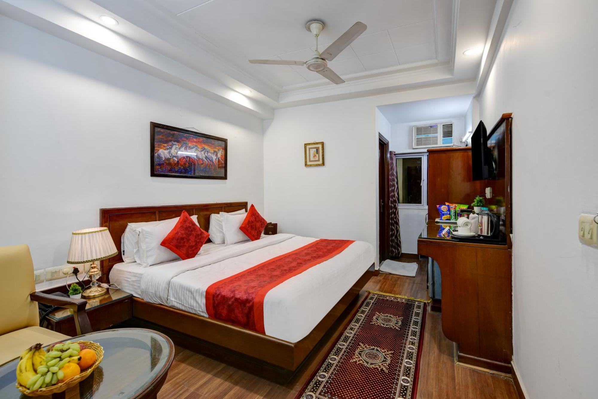 Hotel Chanchal Deluxe - Train Station 4*