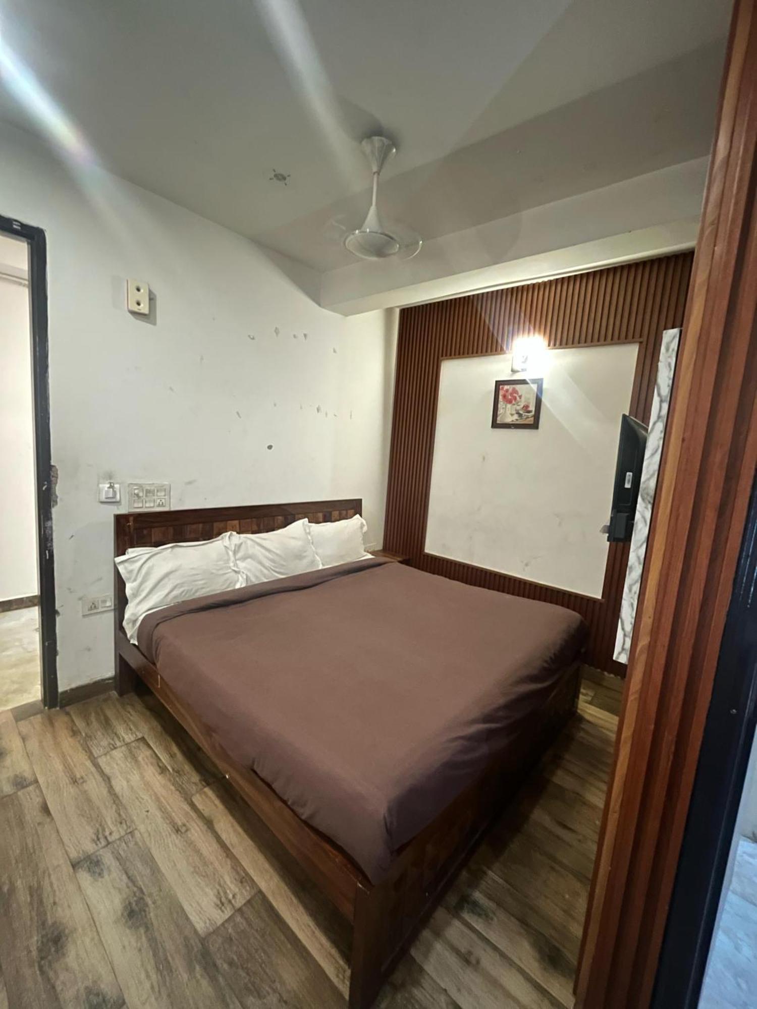 Lagoon - Malviya Nagar Hotel New Delhi