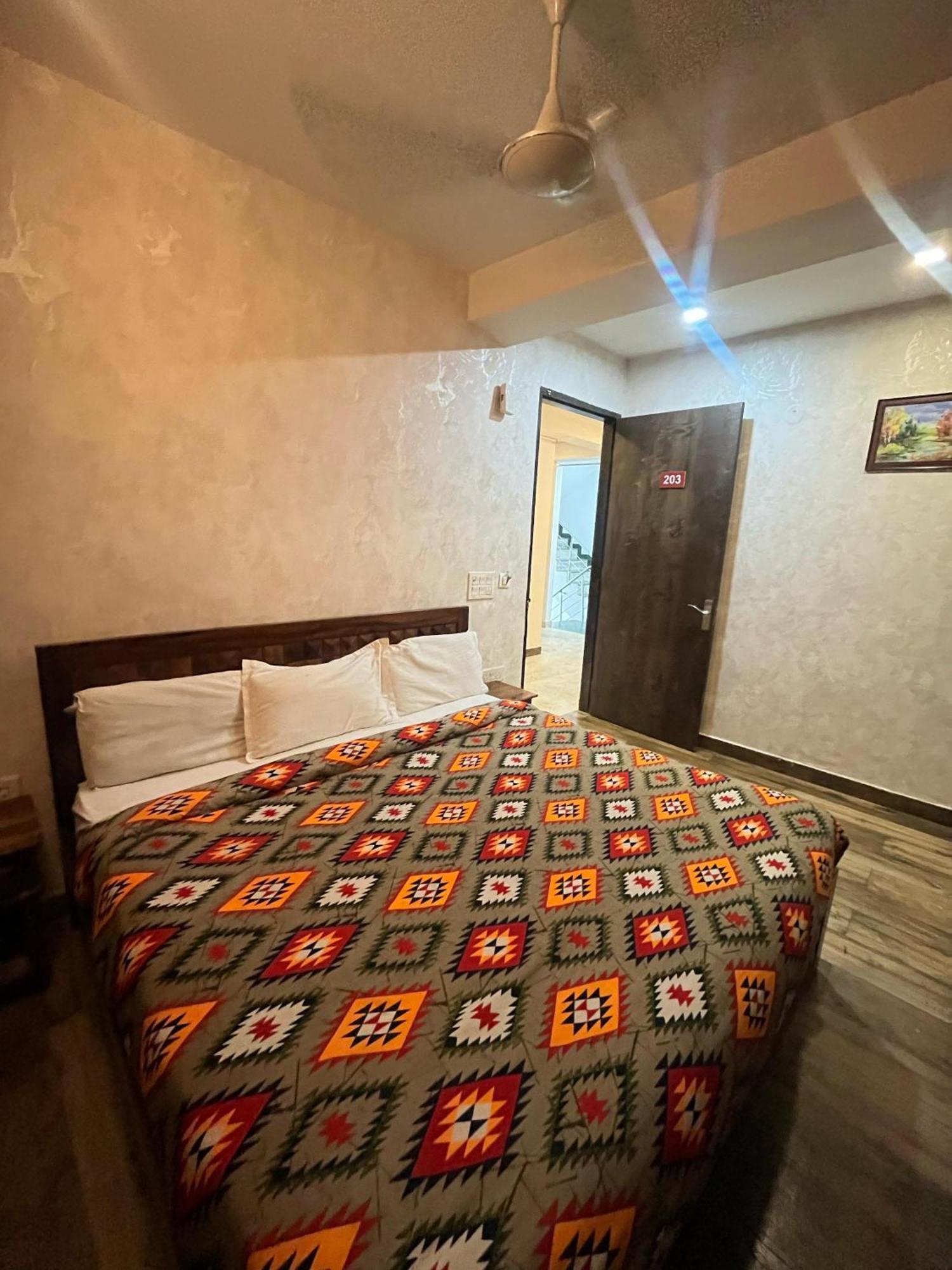 Lagoon - Malviya Nagar
