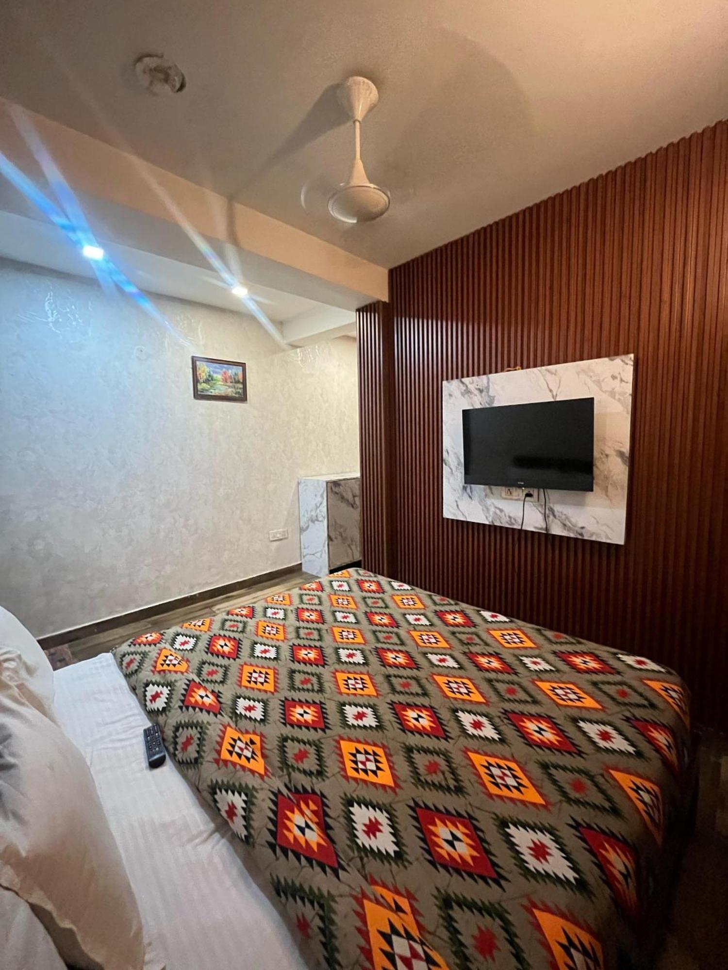 Hotel Lagoon - Malviya Nagar