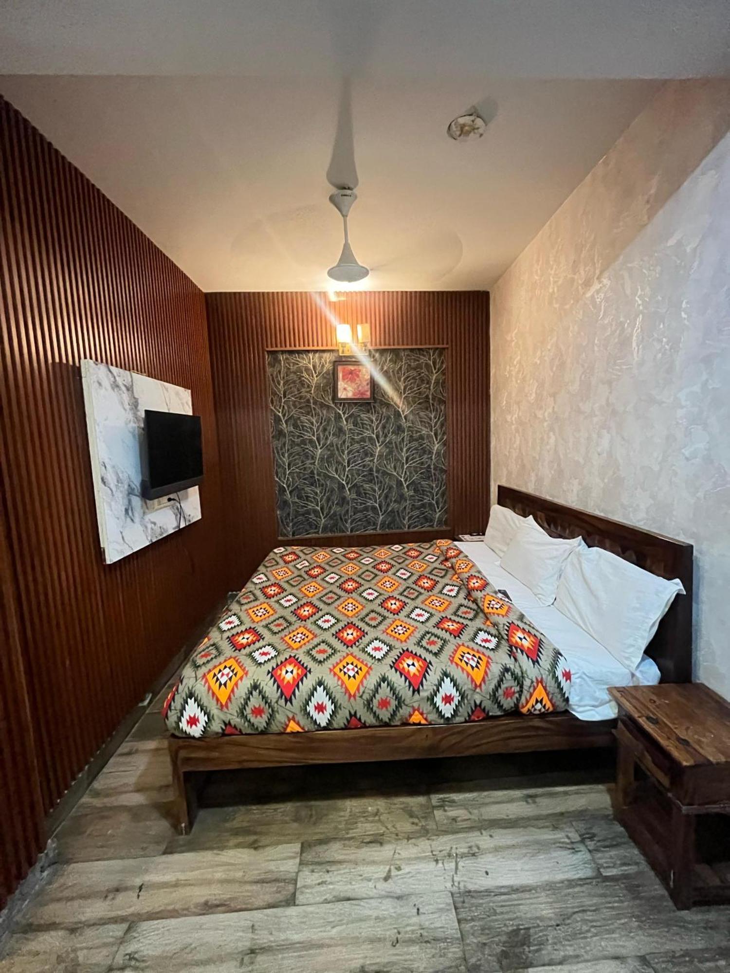 Lagoon - Malviya Nagar