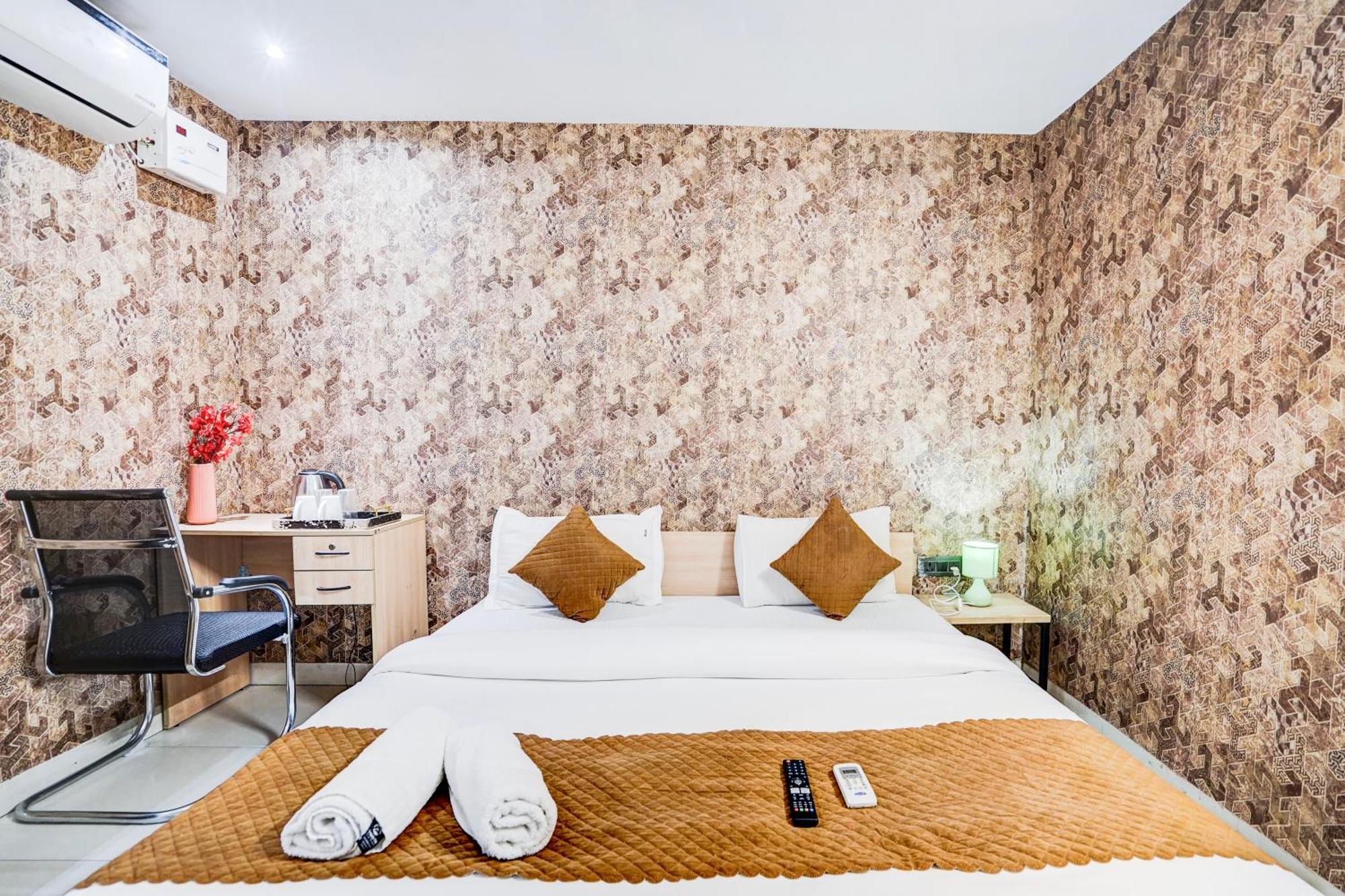 Hotel Kings Court Pitampura New Delhi
