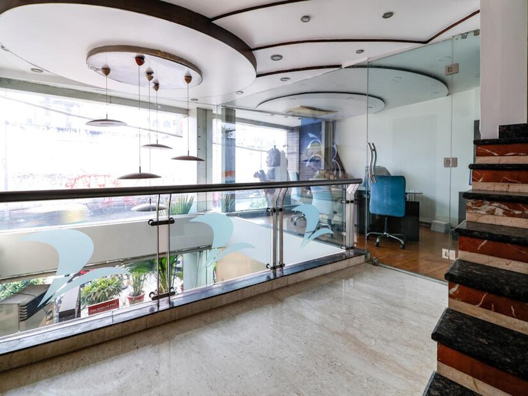Hotel Palm Do'r - 02 Mins From Railway Station 3*