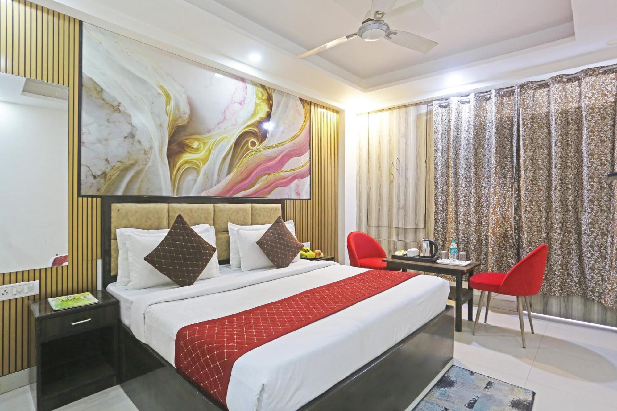 Hotel Lookout Delhi Igi Airport 4*