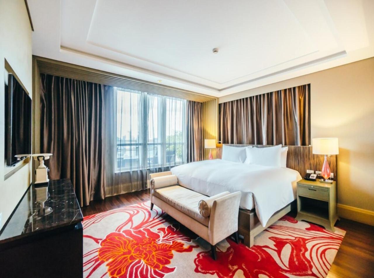 Grand Havenwood Near Delhi Airport 4*