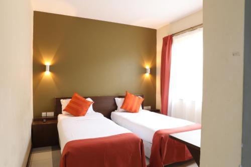 Hotel Grand Teo Near Igi Airport 4*
