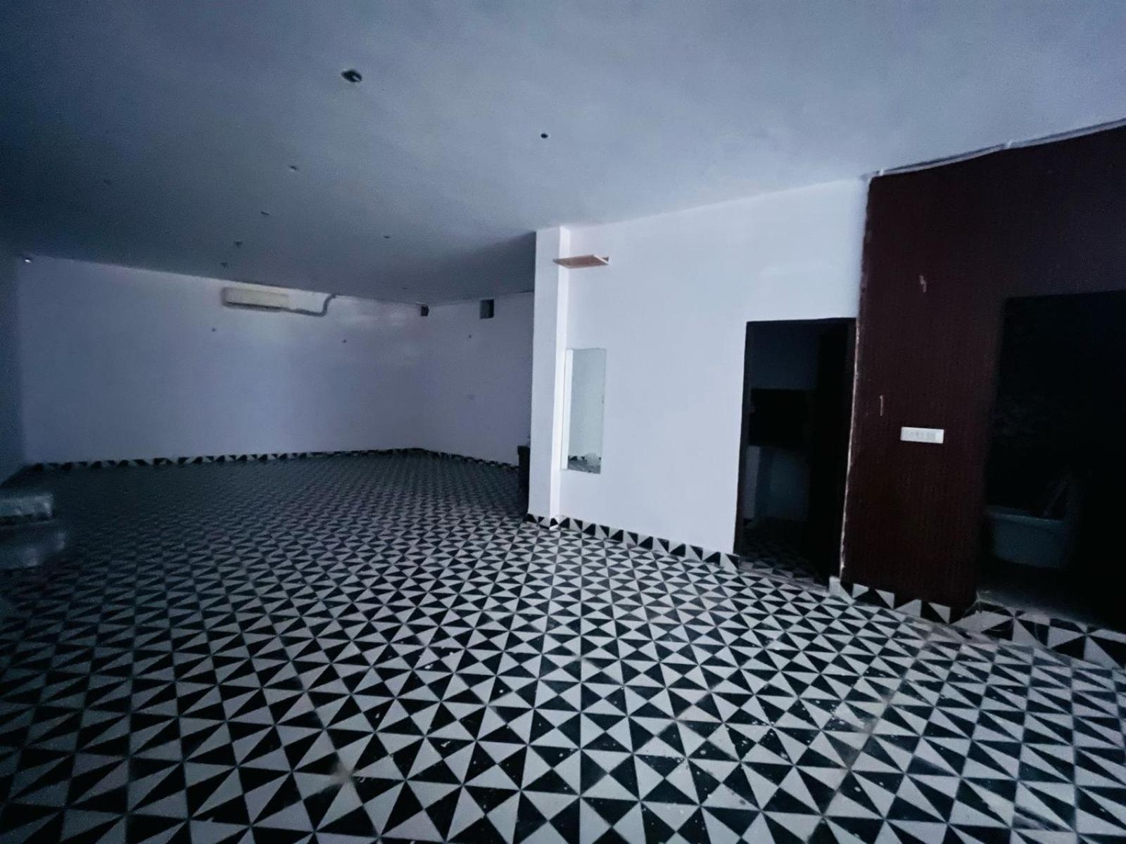 Mannat Near Naraina Vihar Metro Station Hotel 4*