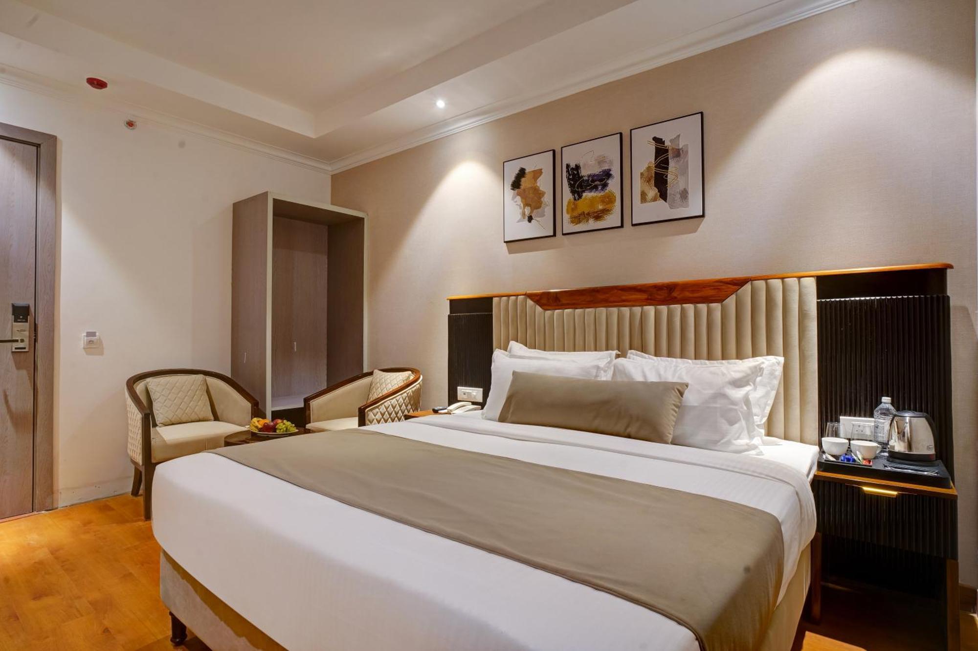 Hotel Iva Premium Aerocity - Free Airport Pickup Or Drop 4*