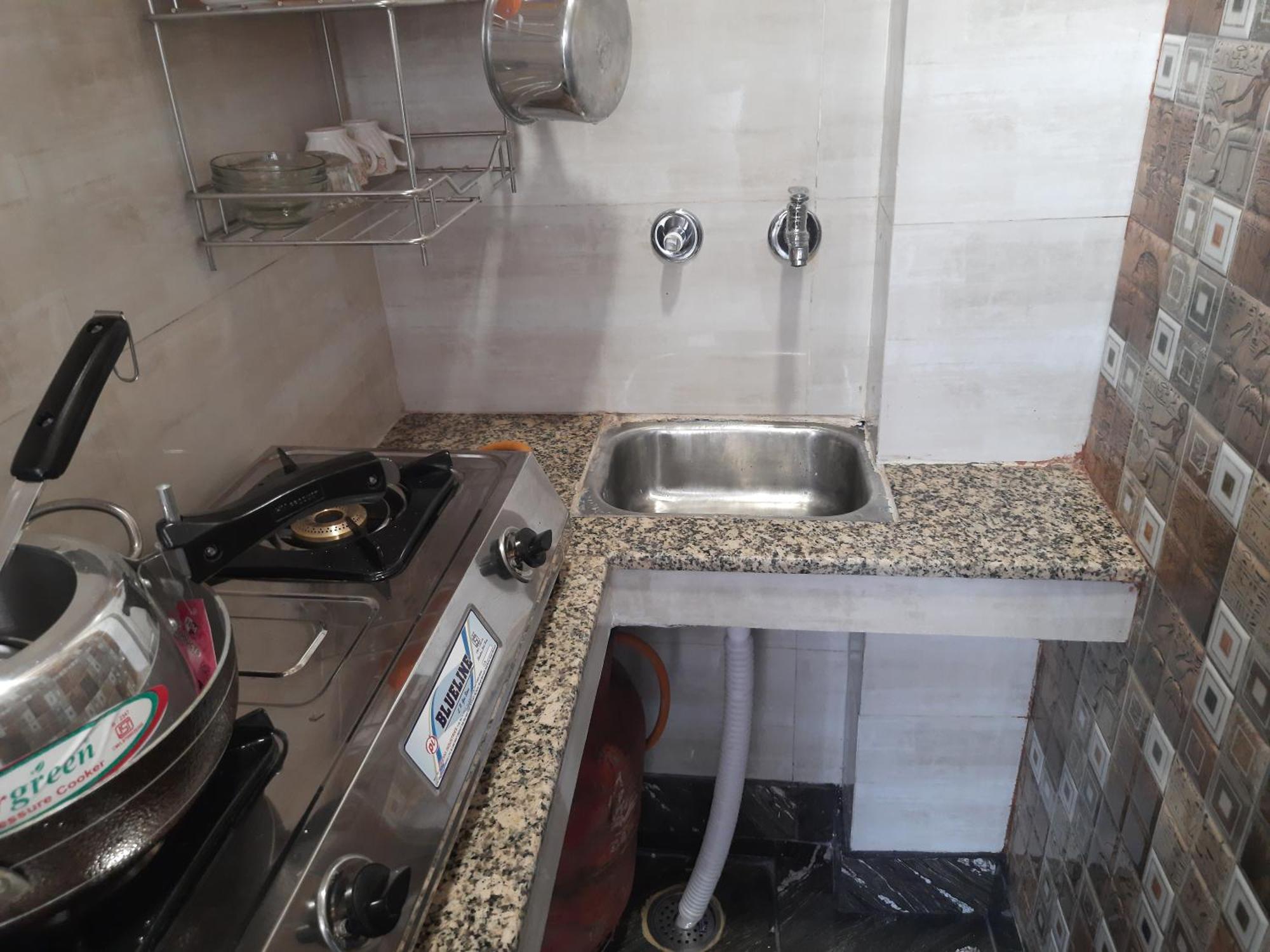 Apartment Aggarwal Independent With Private Washroom And Private Kitchen With Utensils, Fridge, Wifi With Smart Tv, Work Desk, Fully Ac As Like Your Own Sweet