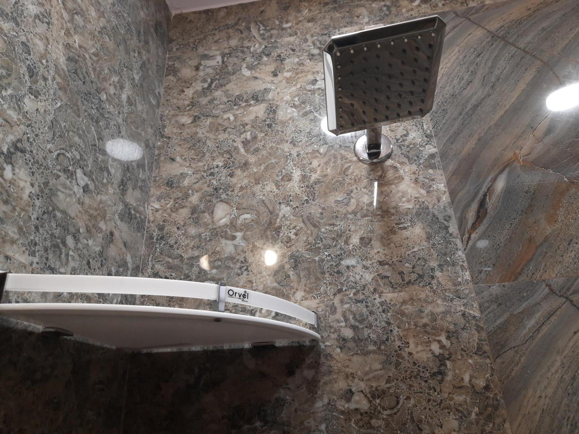 Apartment Aggarwal Independent With Private Washroom And Private Kitchen With Utensils, Fridge, Wifi With Smart Tv, Work Desk, Fully Ac As Like Your Own Sweet *