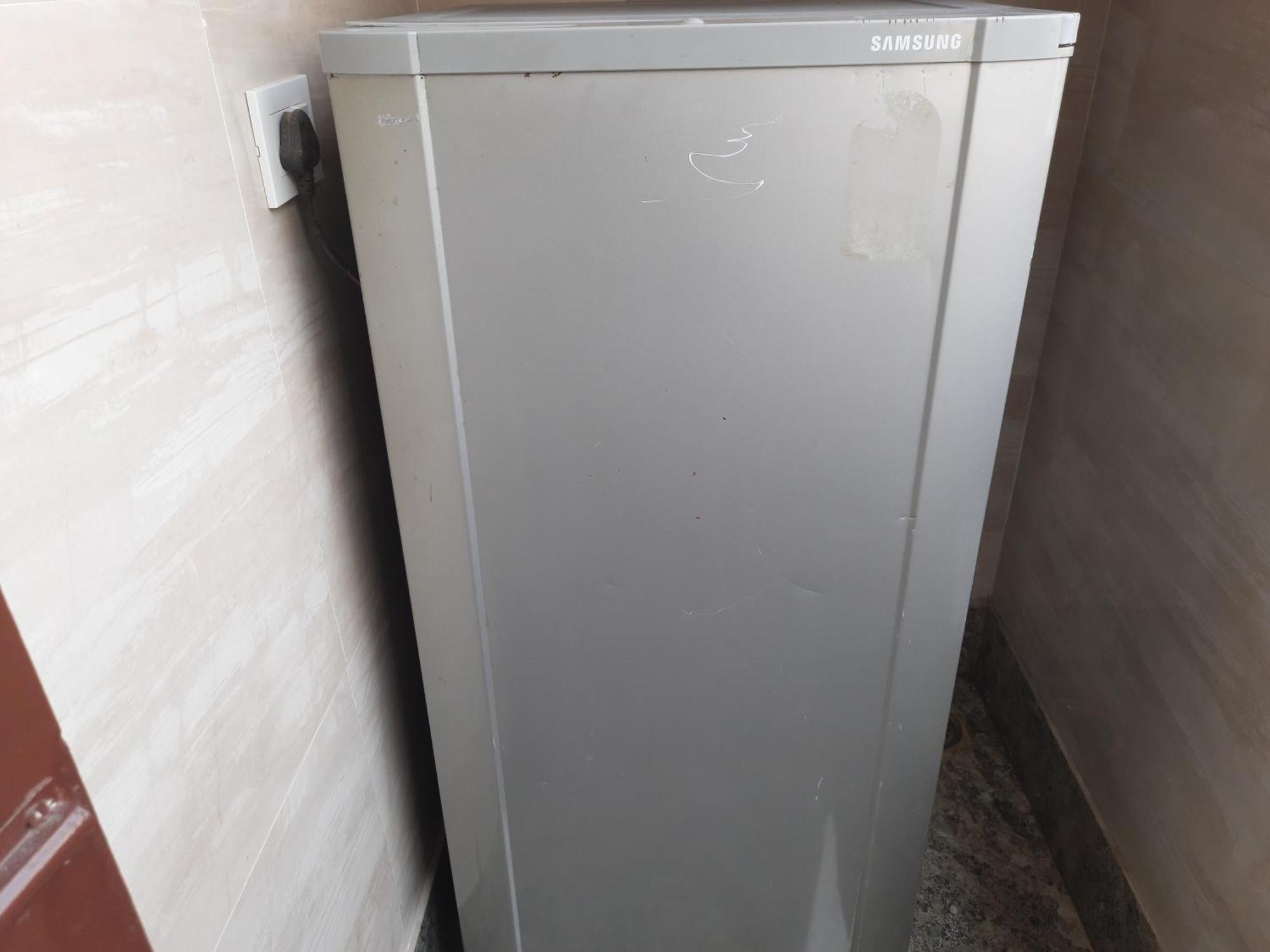 Aggarwal Independent With Private Washroom And Private Kitchen With Utensils, Fridge, Wifi With Smart Tv, Work Desk, Fully Ac As Like Your Own Sweet * New Delhi