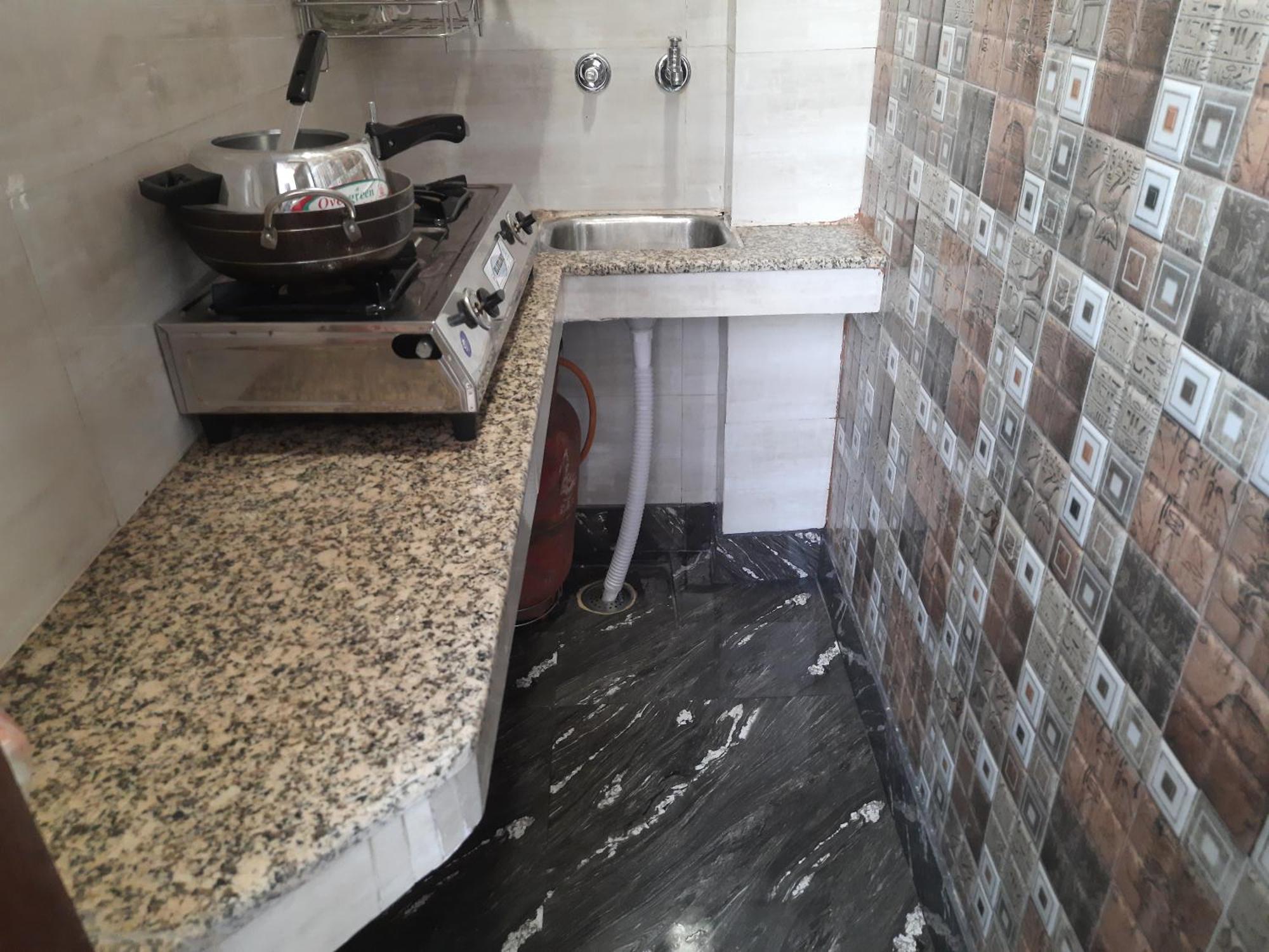 Apartment Aggarwal Independent With Private Washroom And Private Kitchen With Utensils, Fridge, Wifi With Smart Tv, Work Desk, Fully Ac As Like Your Own Sweet *