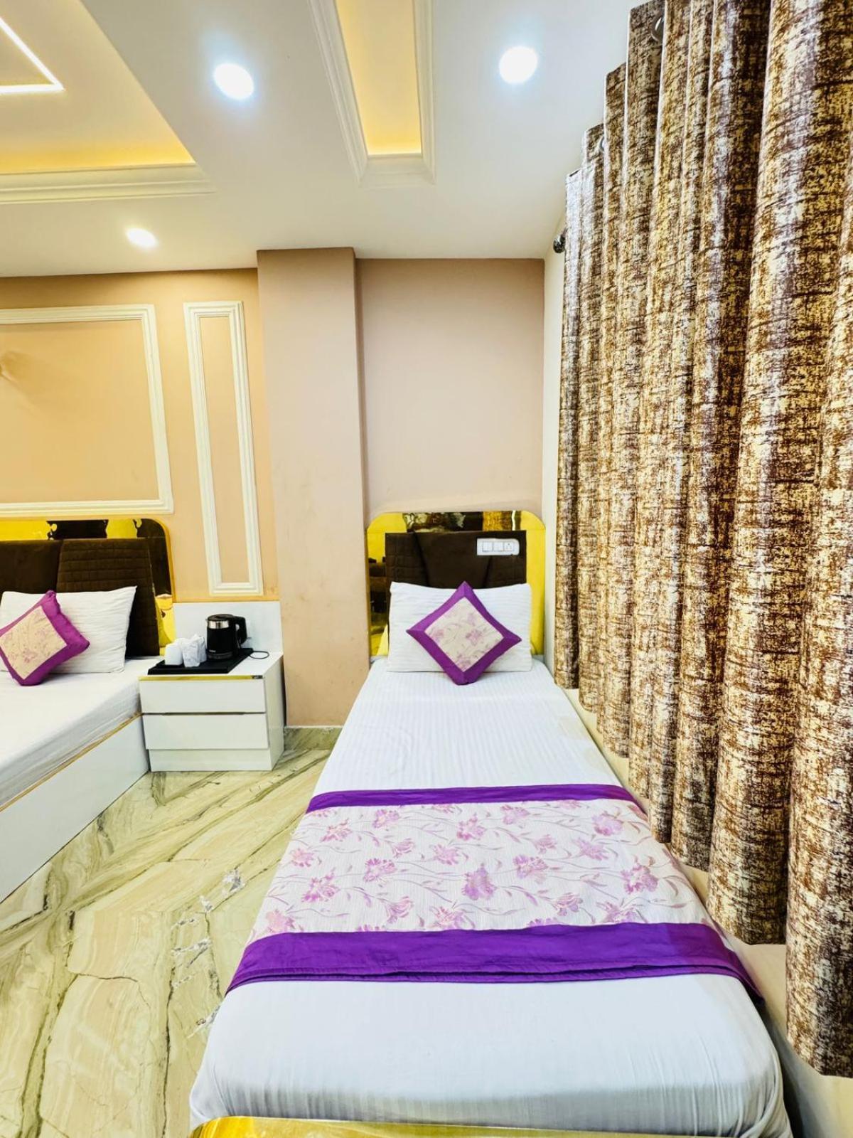 Samrat R Unit By Satwa 10 Mints Walking Distance Nizamuddin Railway Station 3* New Delhi