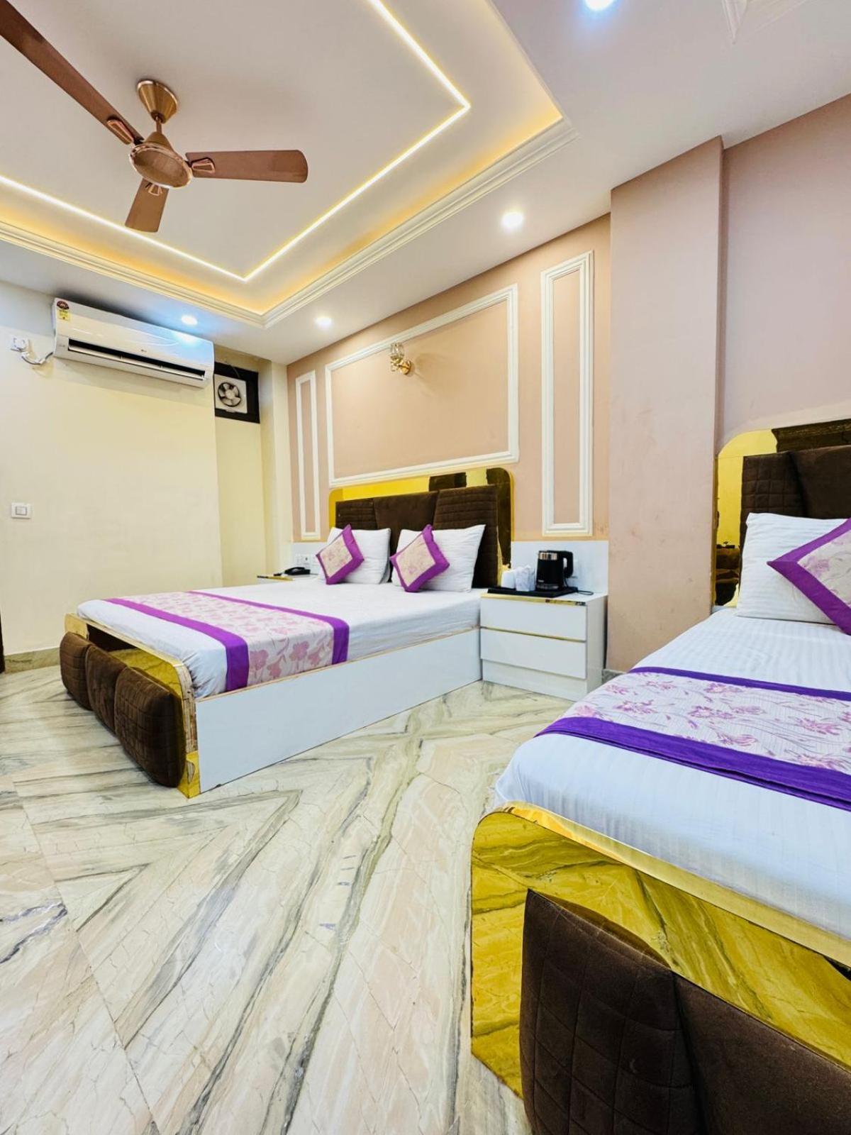 Samrat R Unit By Satwa 10 Mints Walking Distance Nizamuddin Railway Station New Delhi