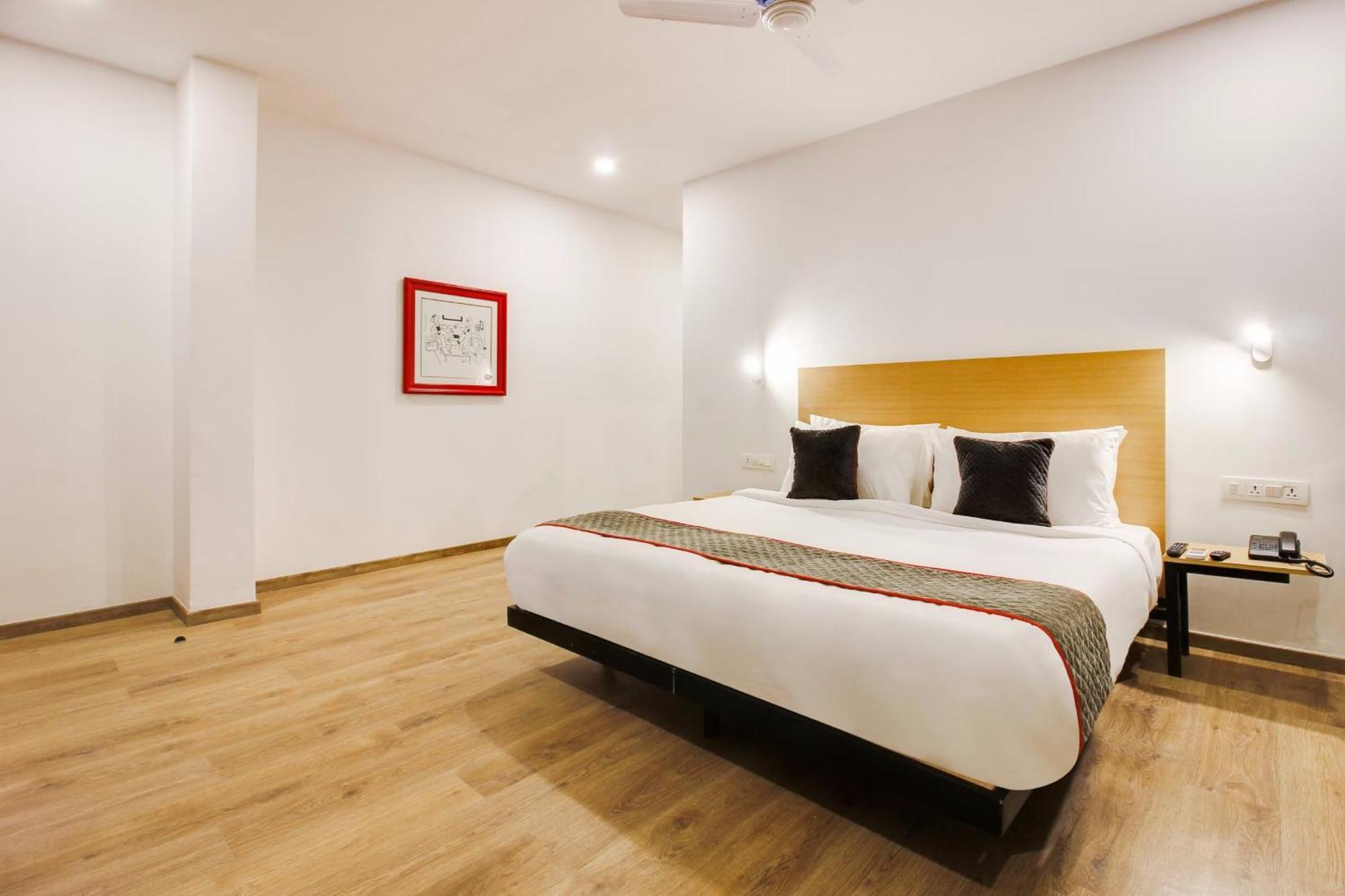 Hotel Relaxing Near Igi Delhi Airport Nova Deli