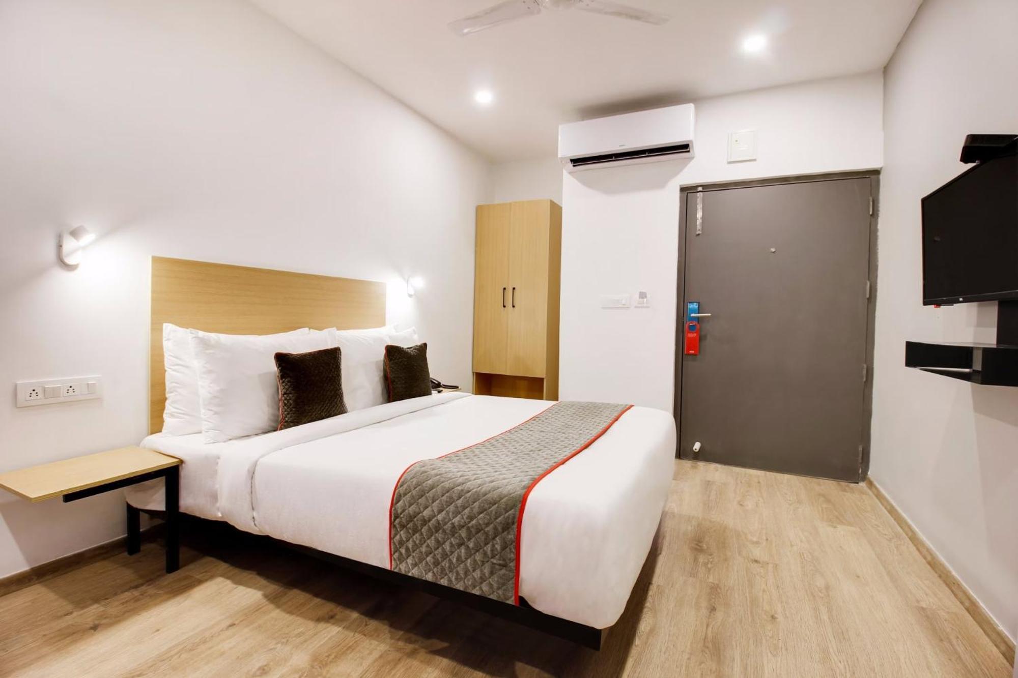 Hotel Relaxing Near Igi Delhi Airport 4*