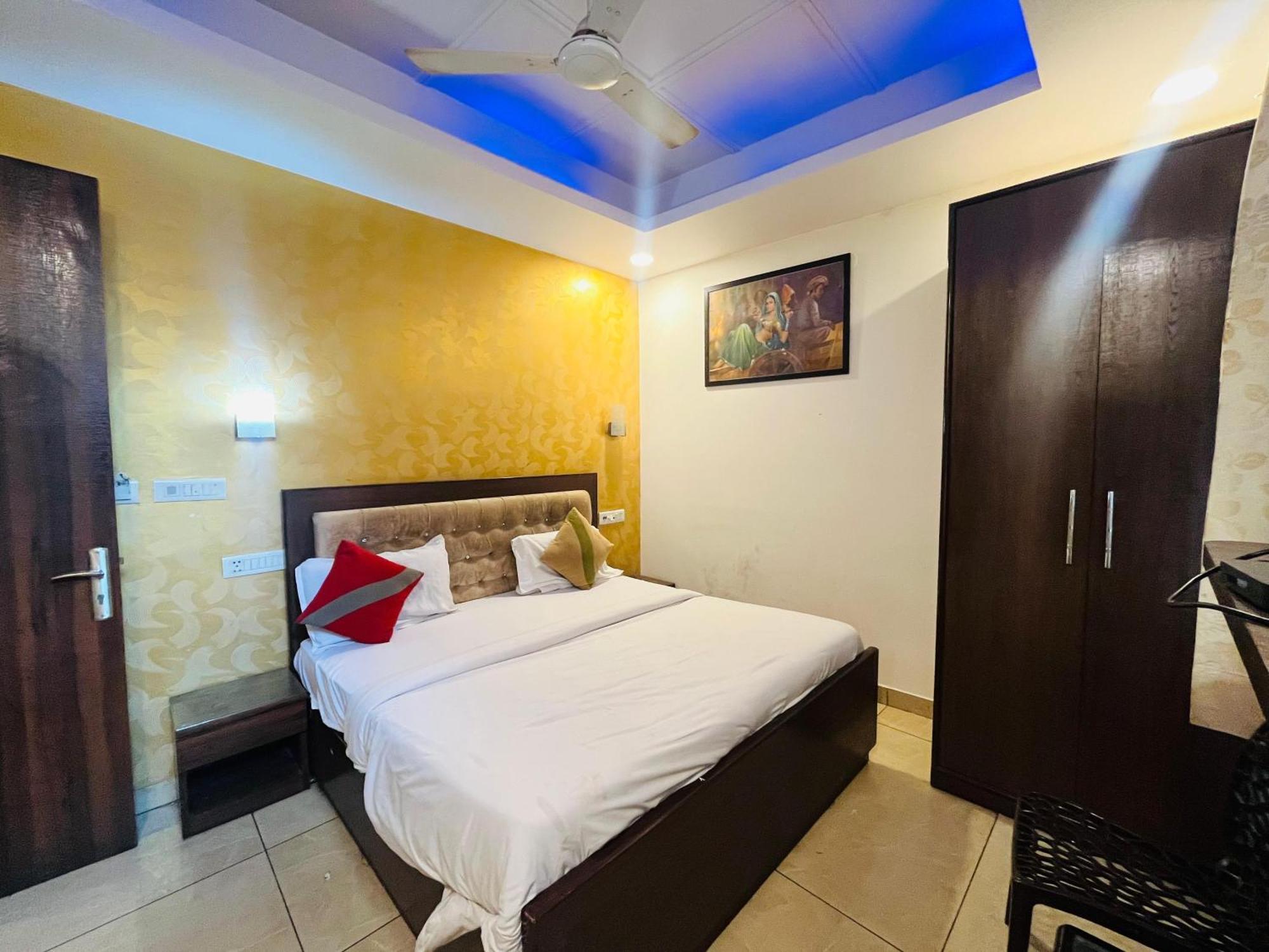 Redstone - Near Igi Airport