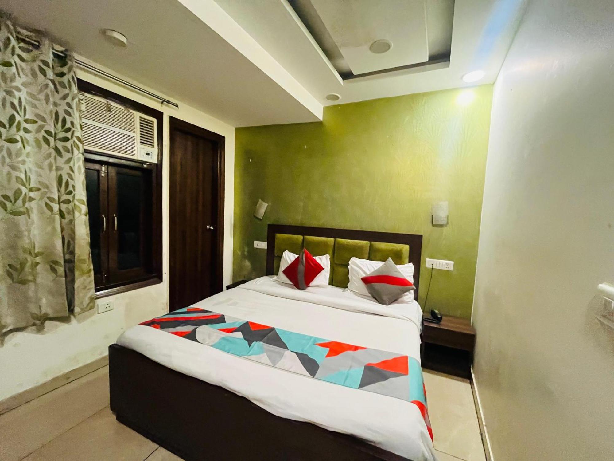 Redstone - Near Igi Airport Hotel