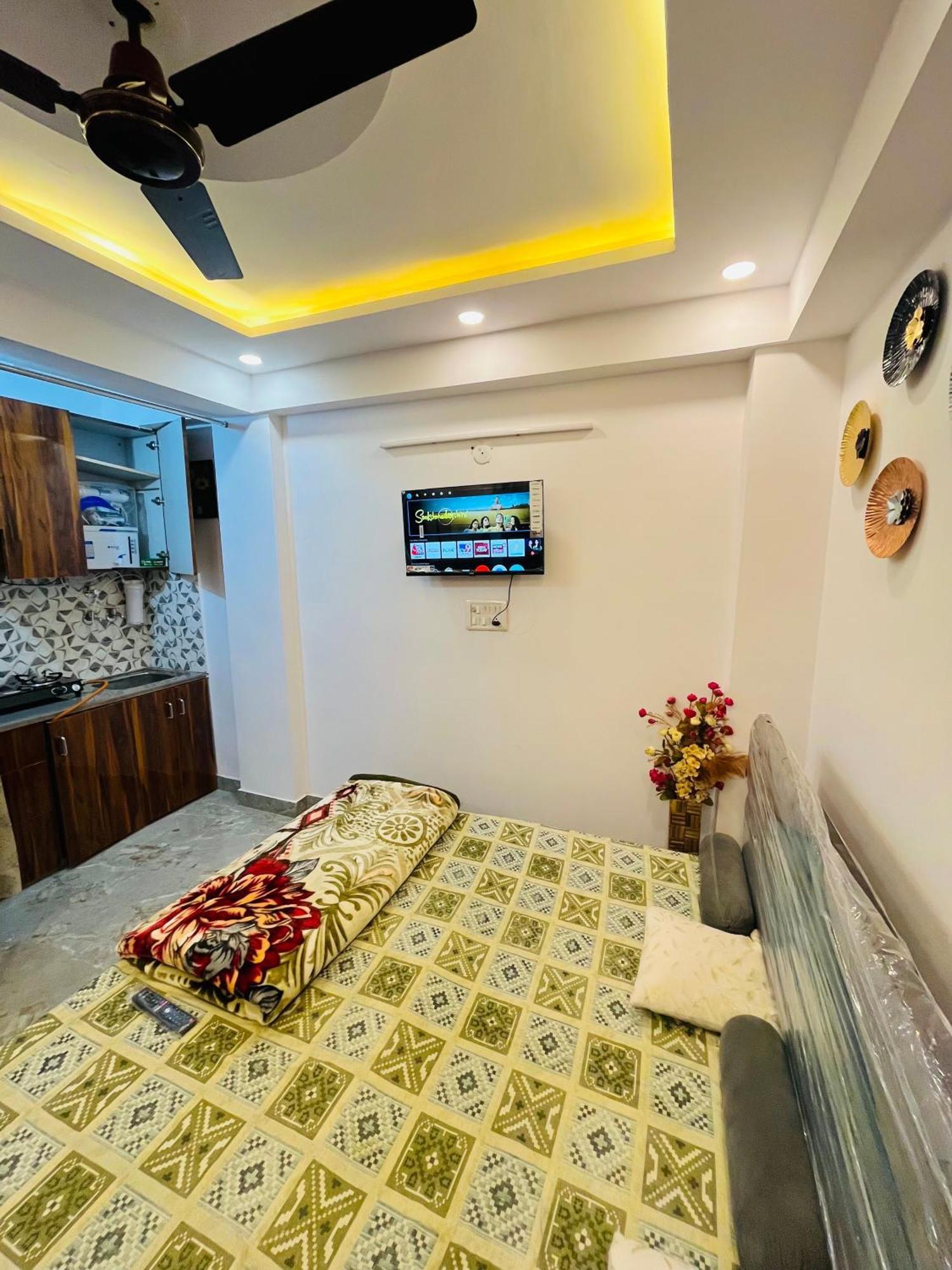 Luxury 1 Rk In