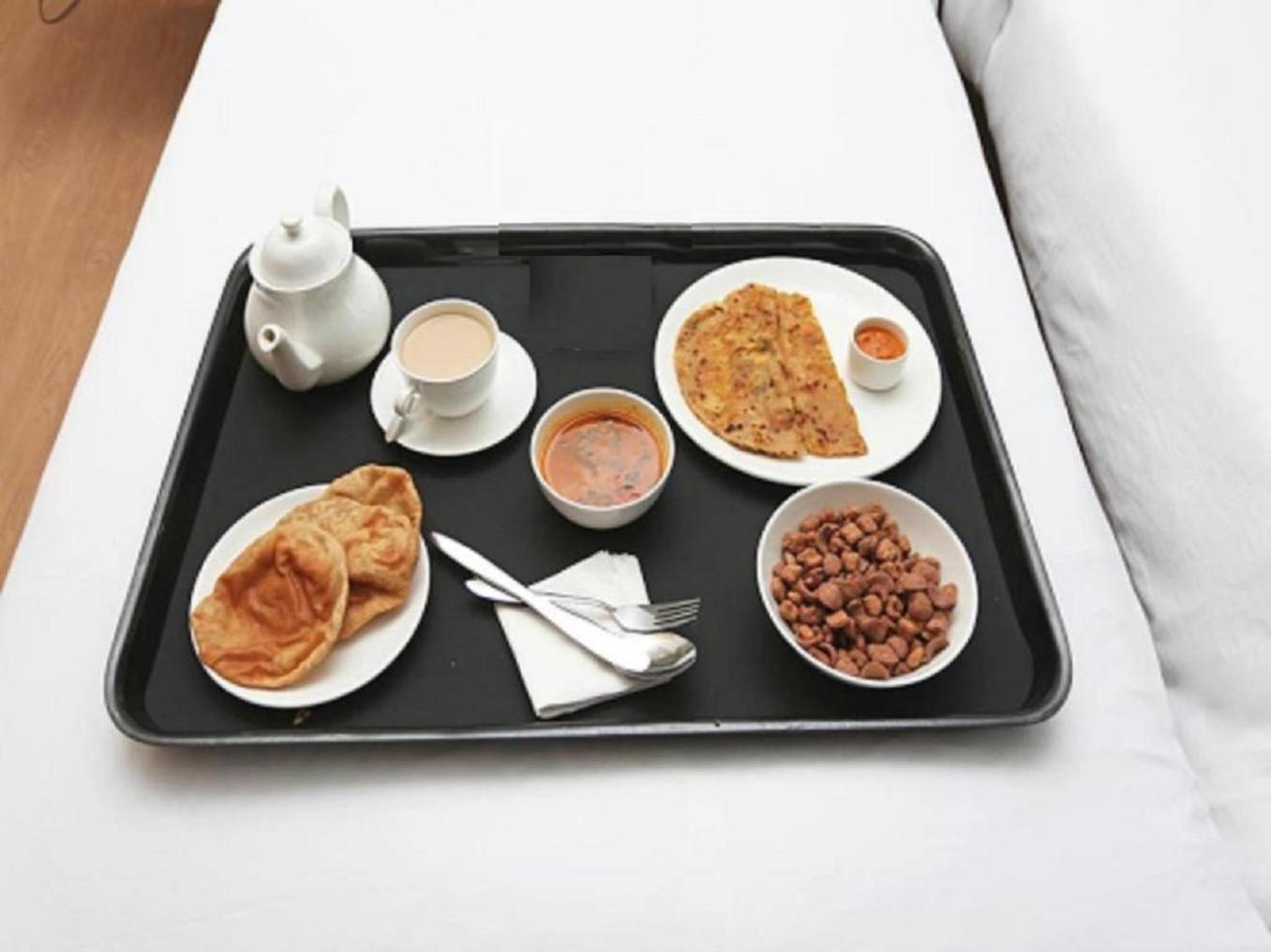 Paramont Near Airport Hotel 4*