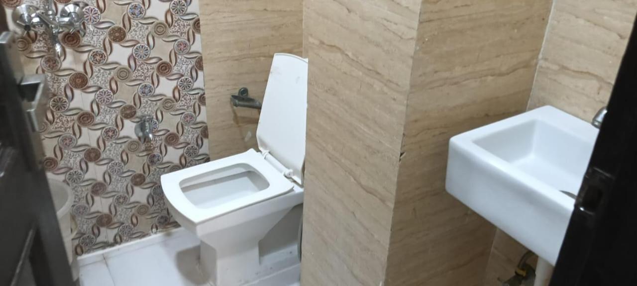 Le Mount Plaza Near Igi Airport Delhi New Delhi