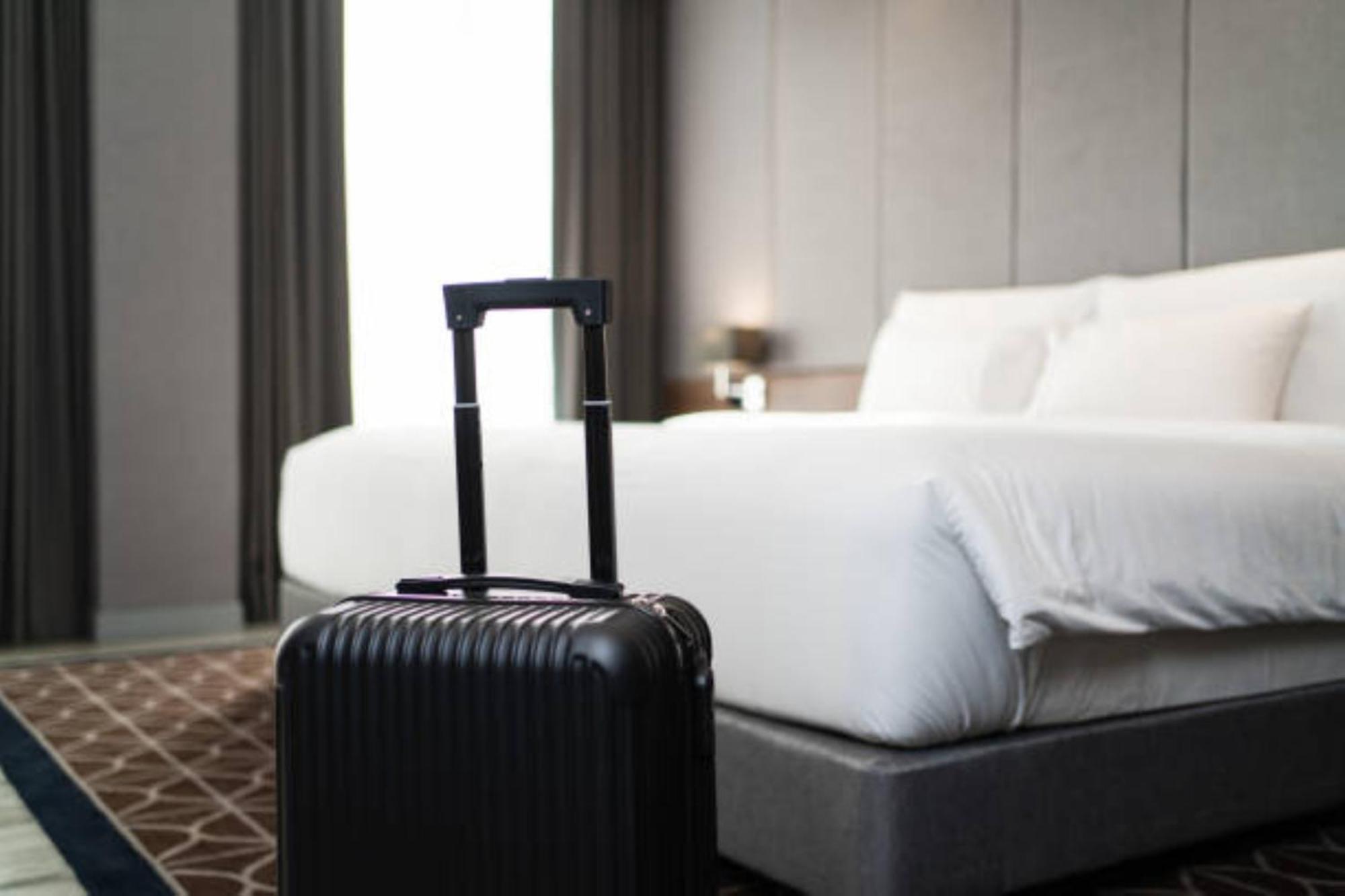 El De Olive Aero Near Delhi Airport Hotel 4*