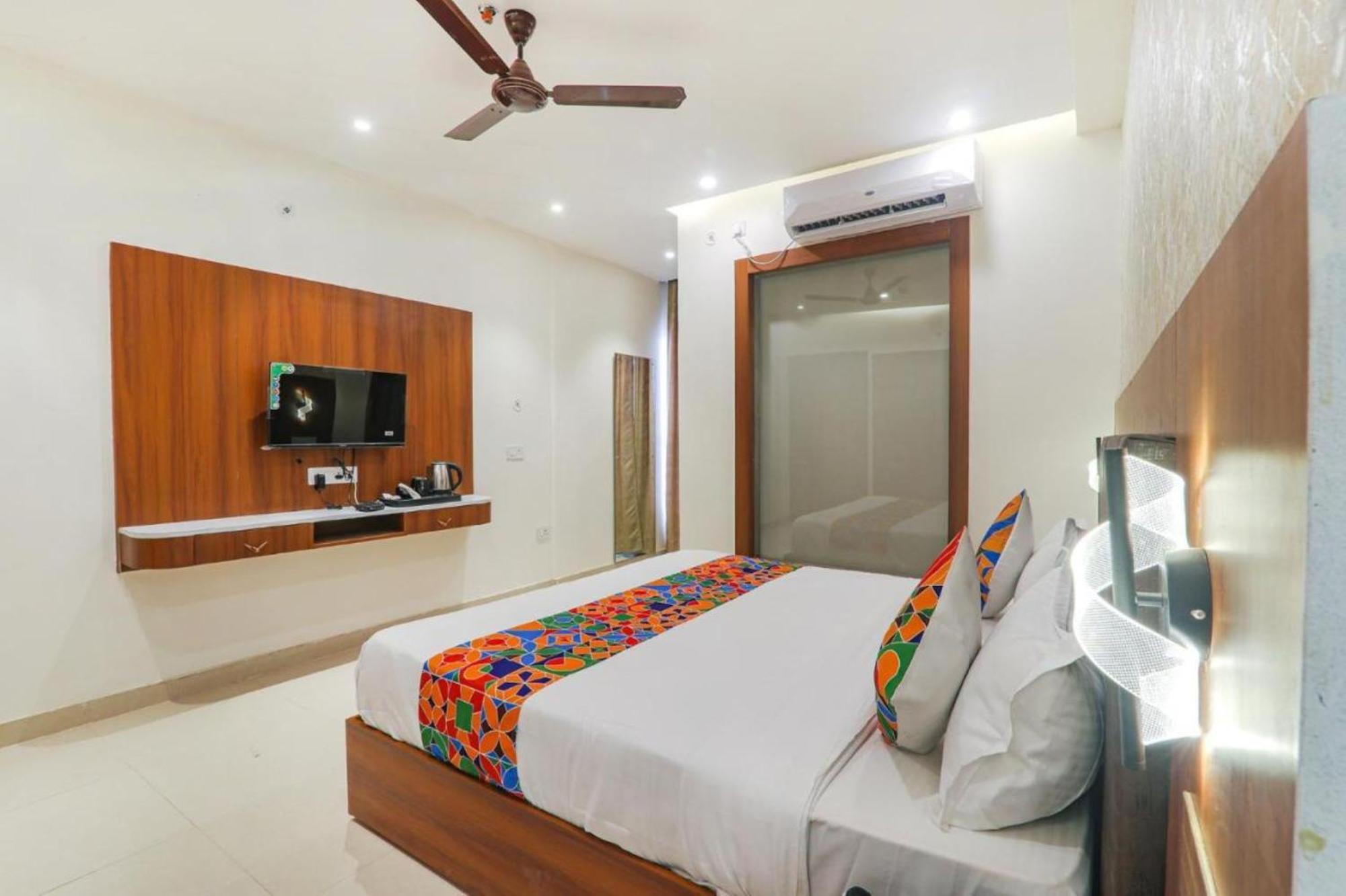 Hotel Grace A Family Near Igi Airport Delhi 4*